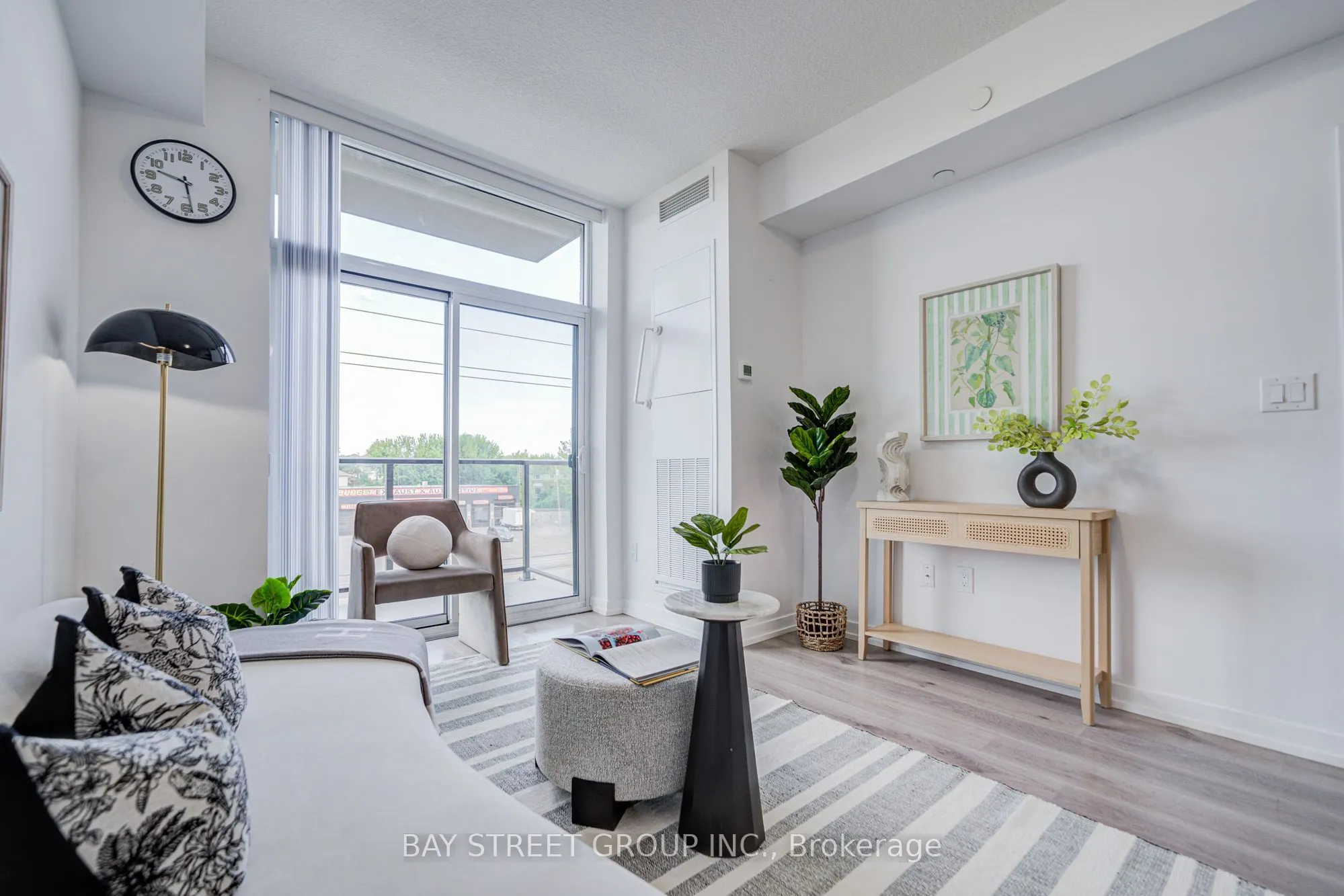 450 Dundas Street E #313