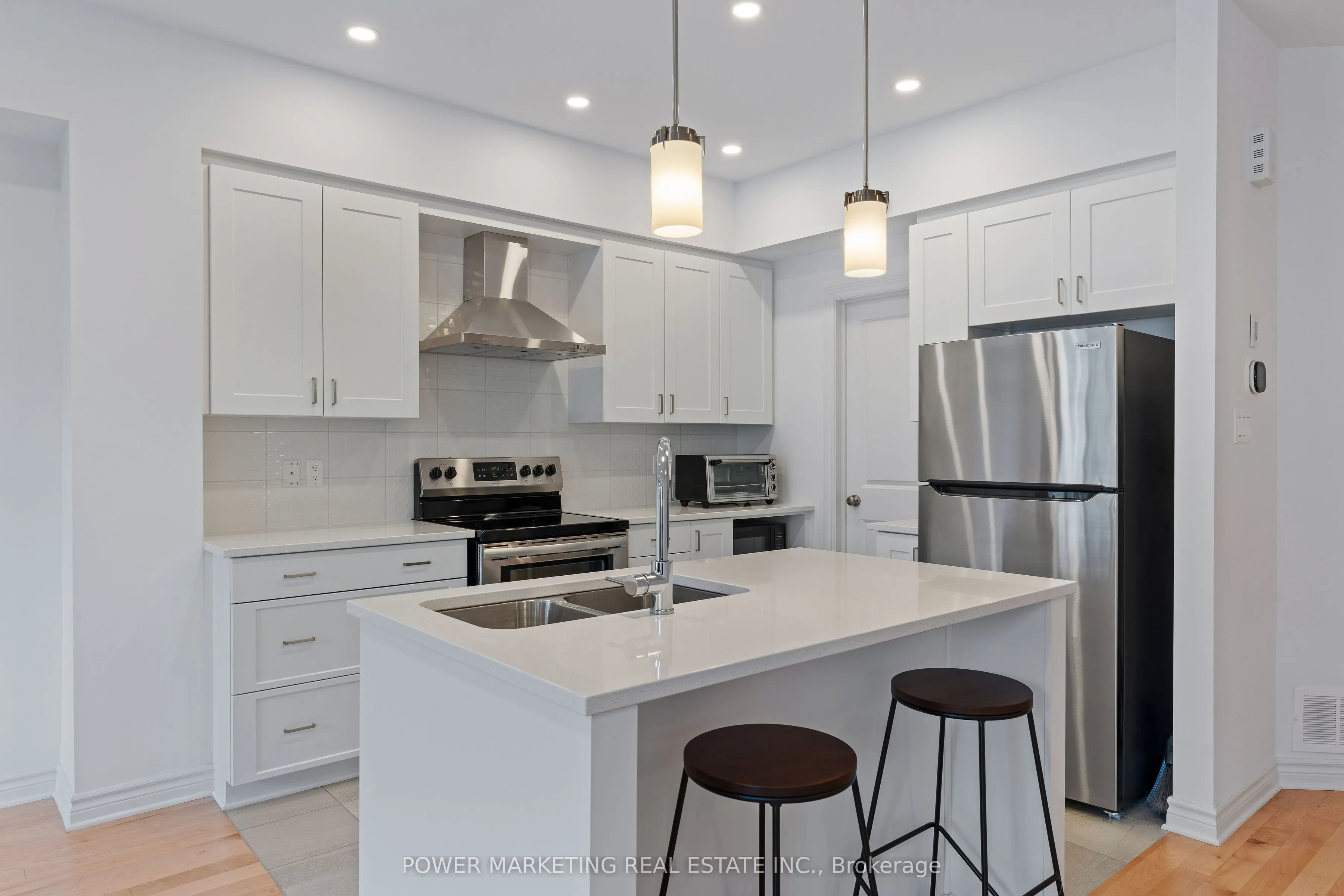 677 Cordelette Circle