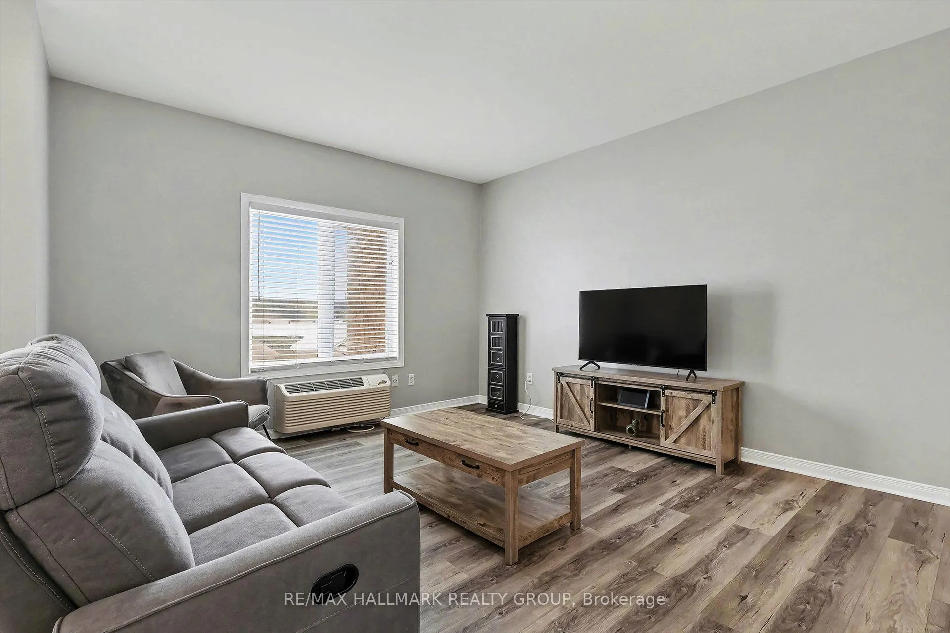 1026 Laurier Street #208