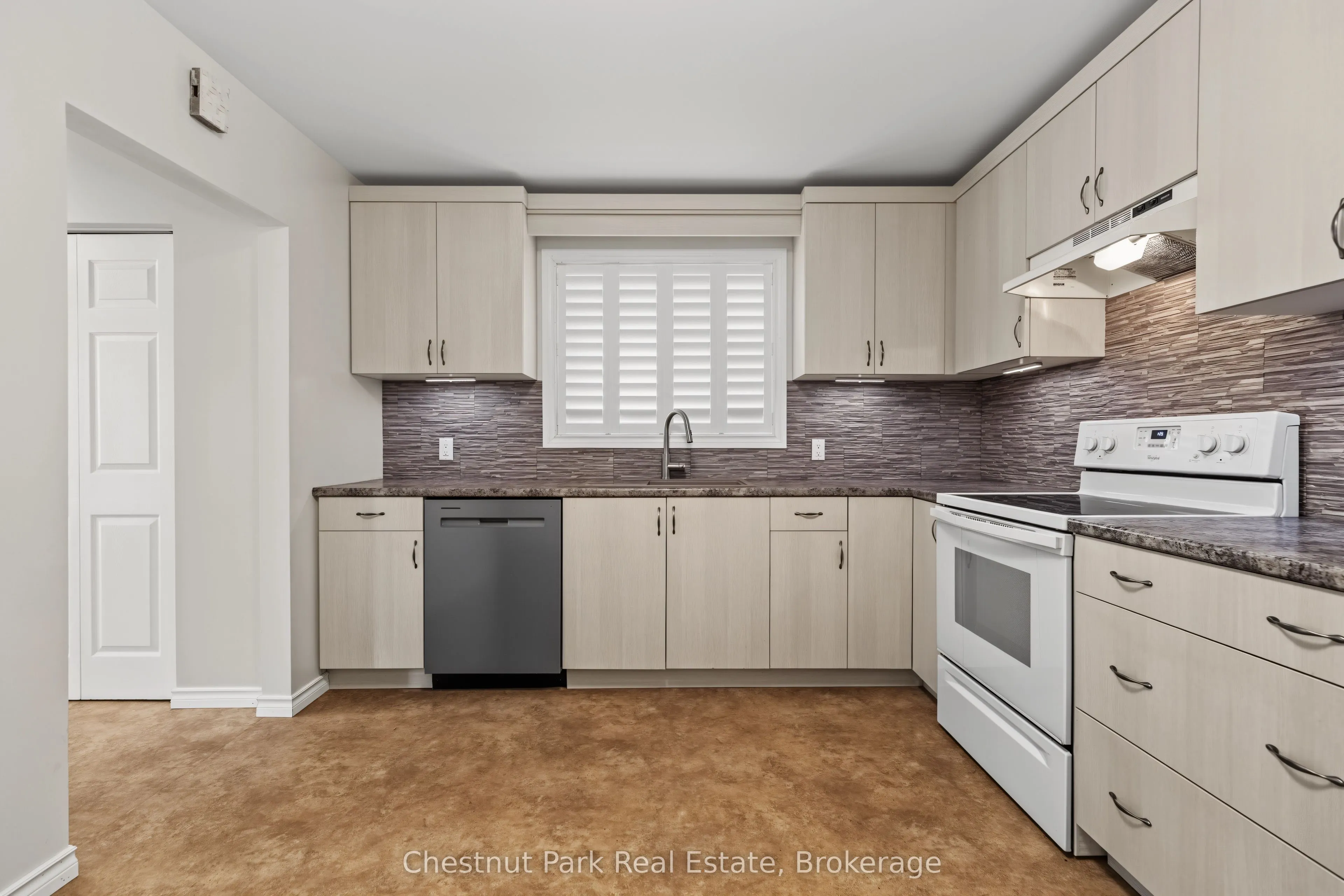280 8th Avenue E