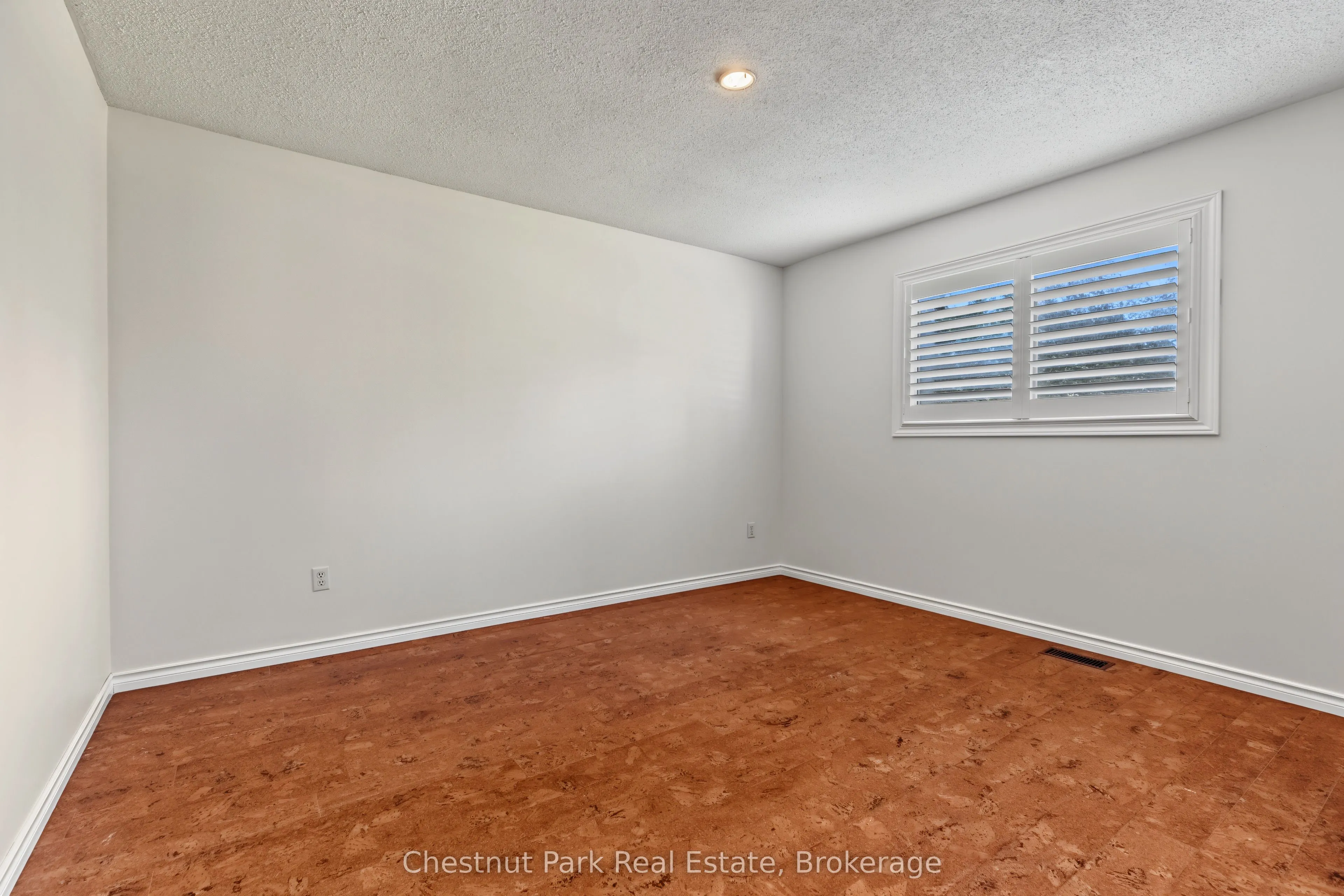 280 8th Avenue E