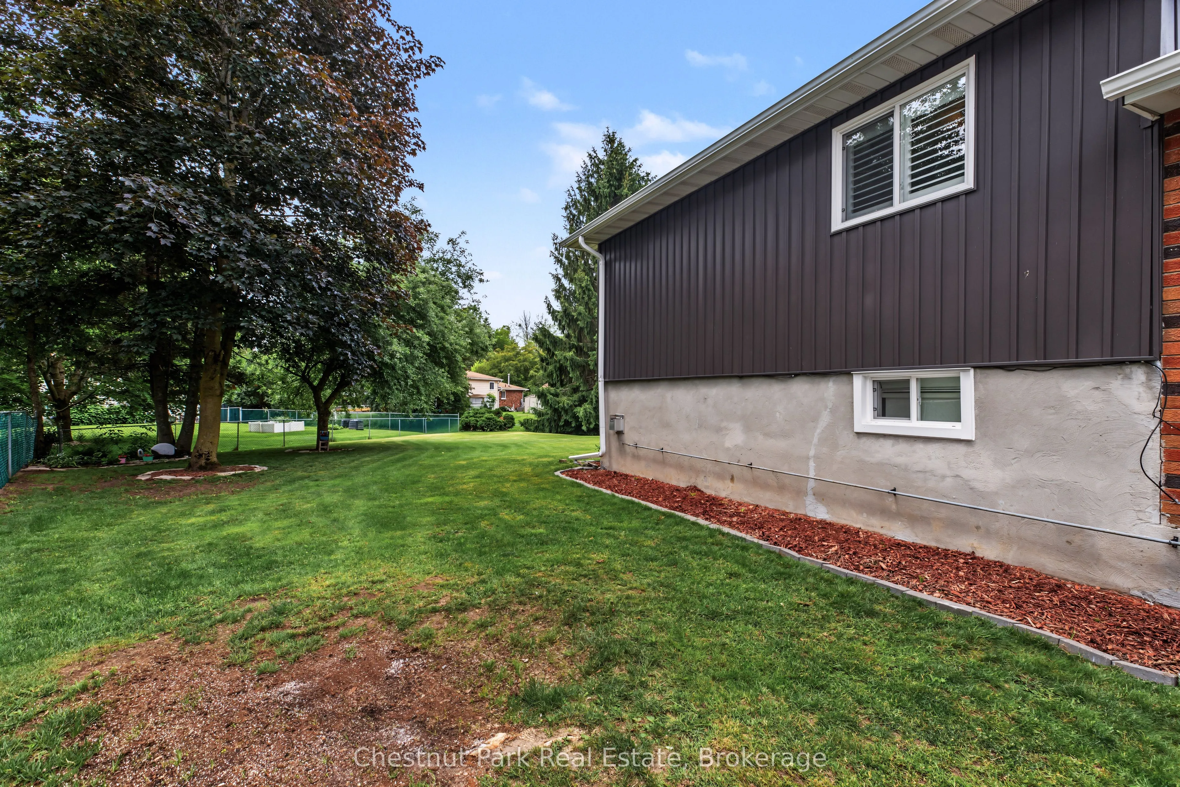 280 8th Avenue E