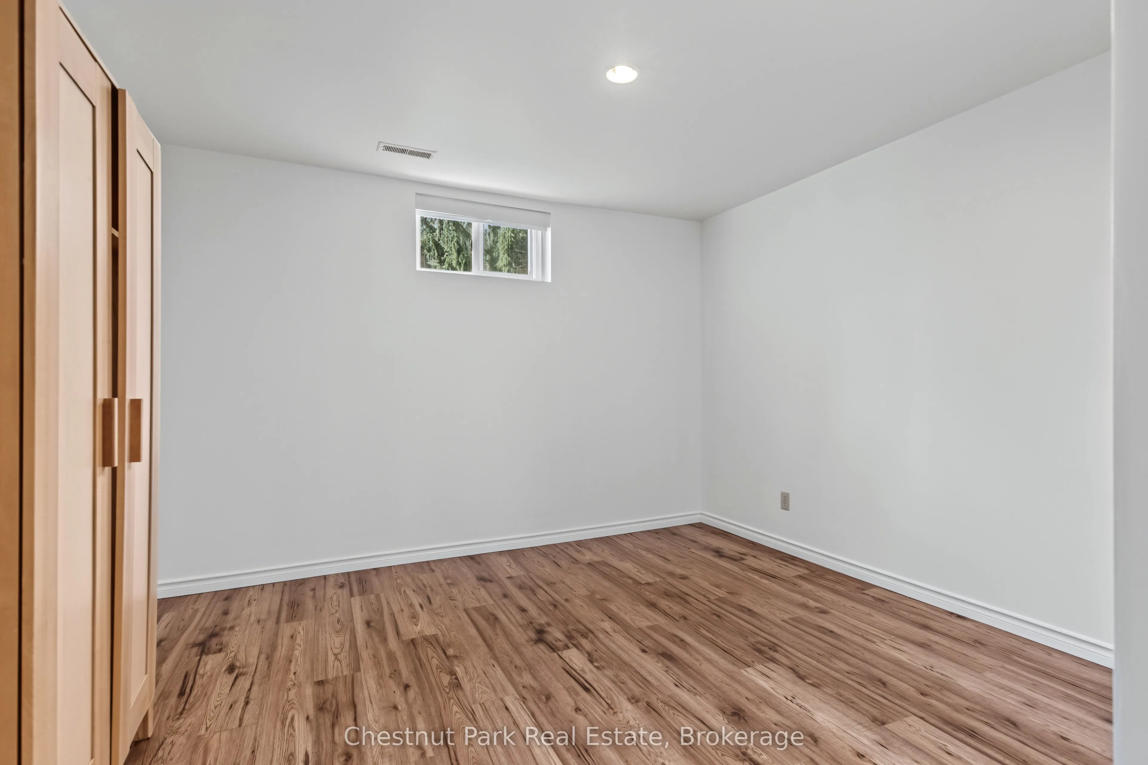 280 8th Avenue E