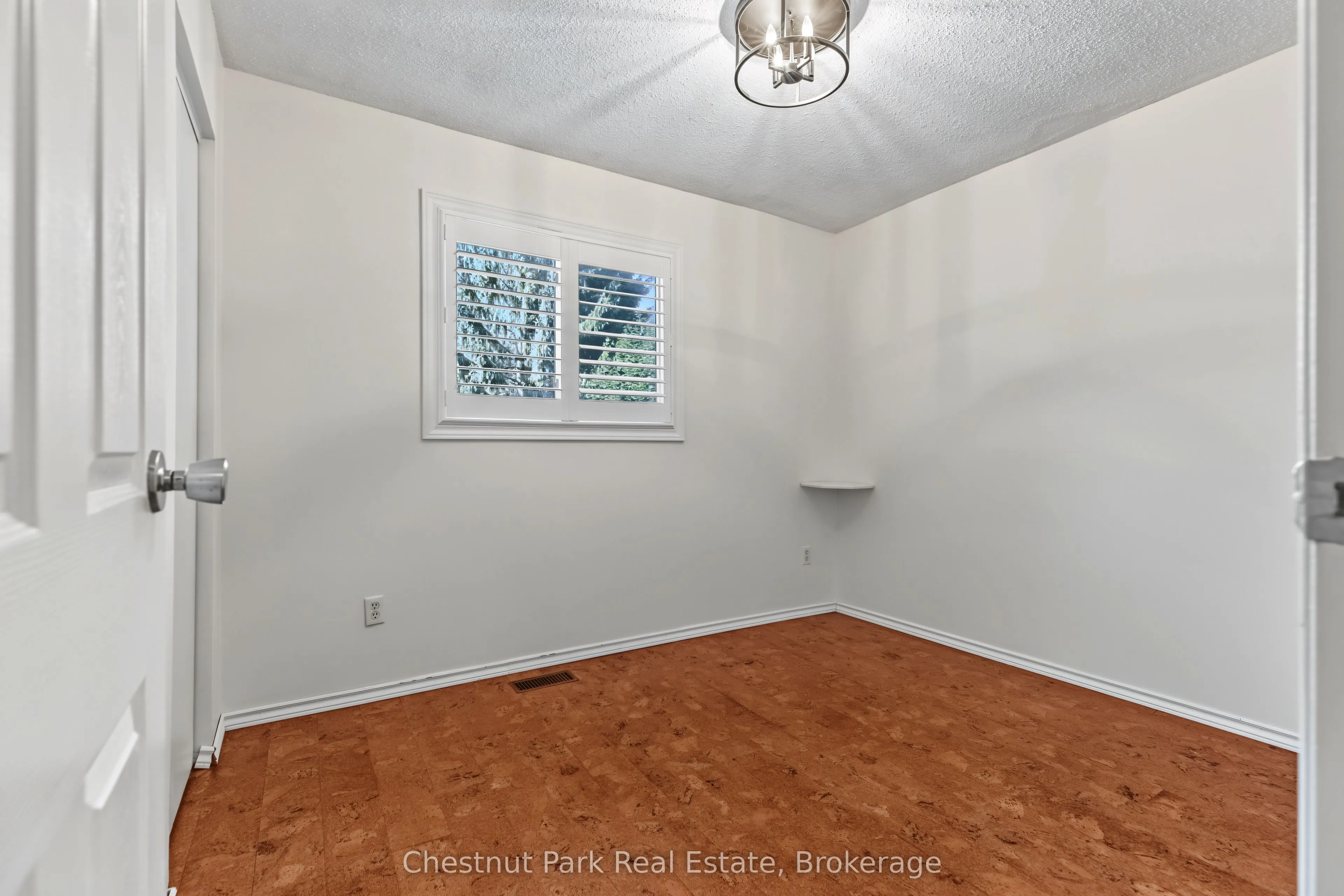 280 8th Avenue E
