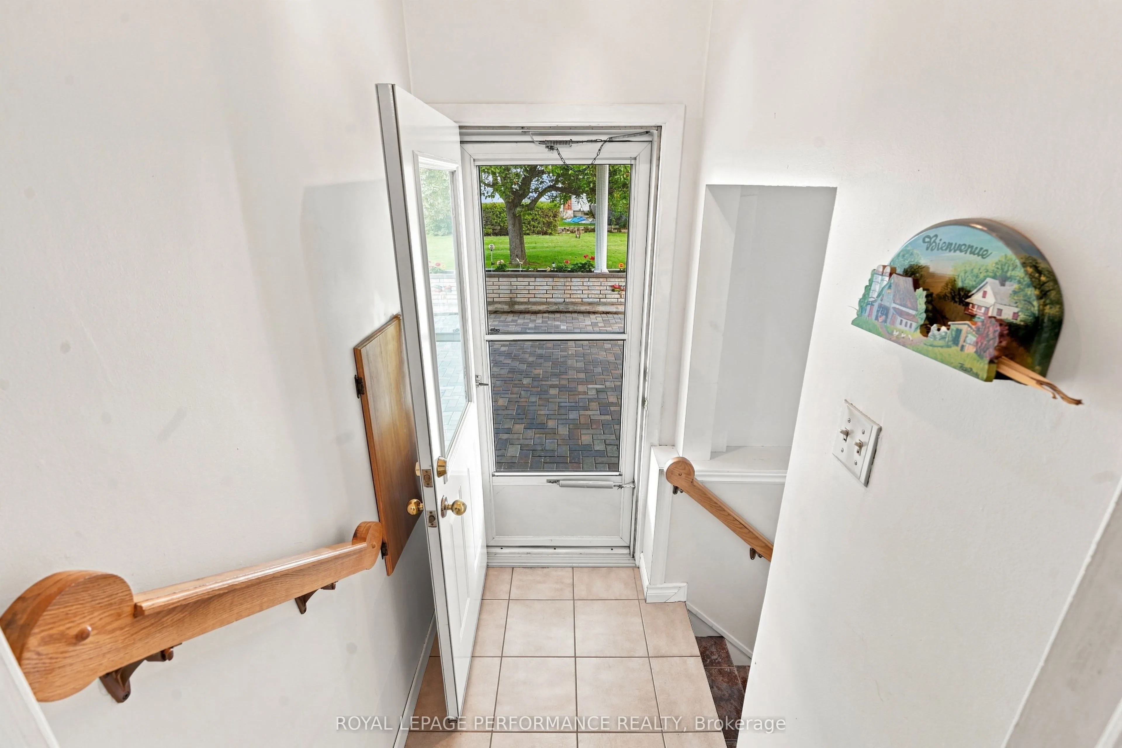 2012 Lajoie Street