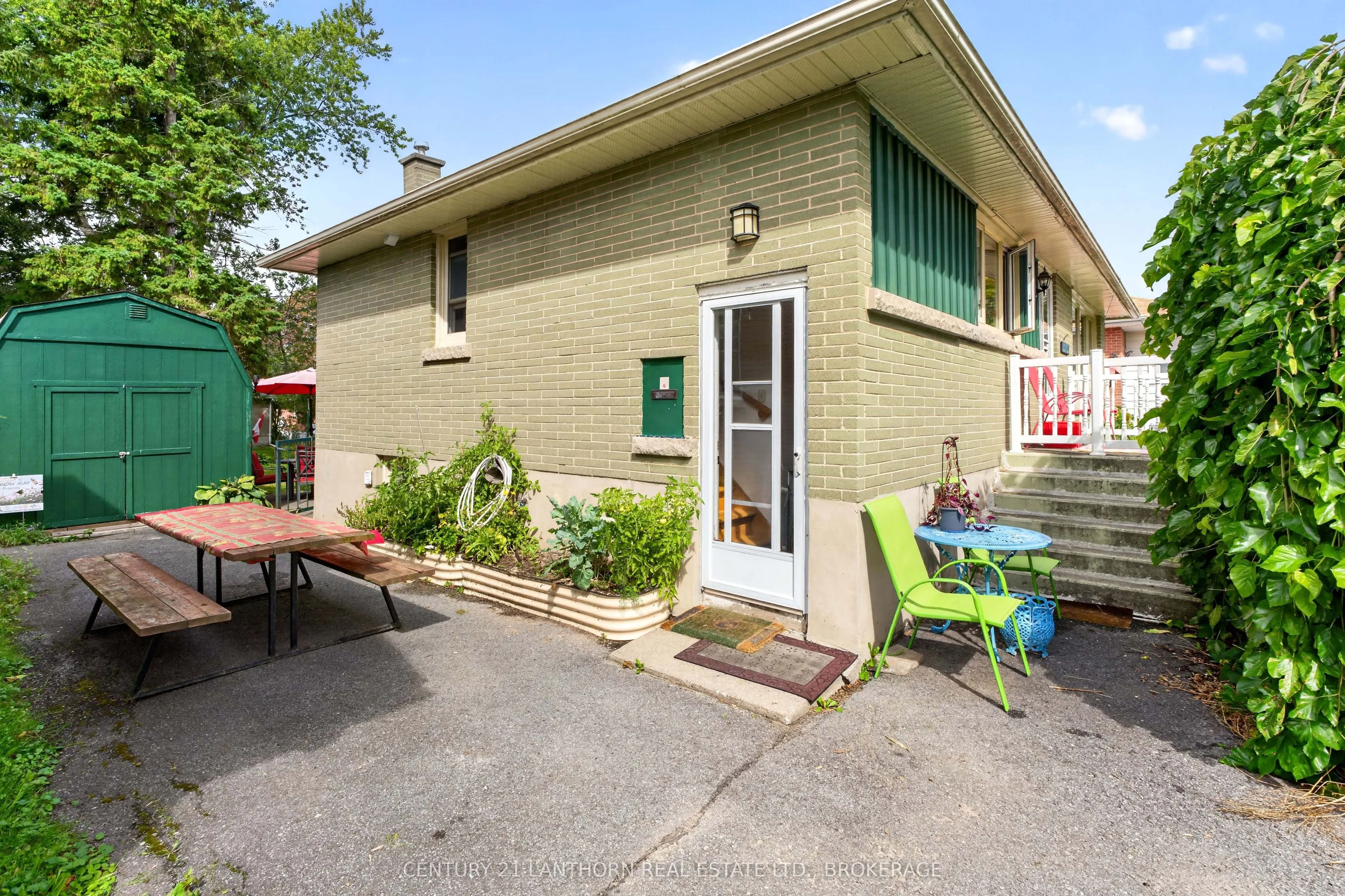 244 Yonge Street