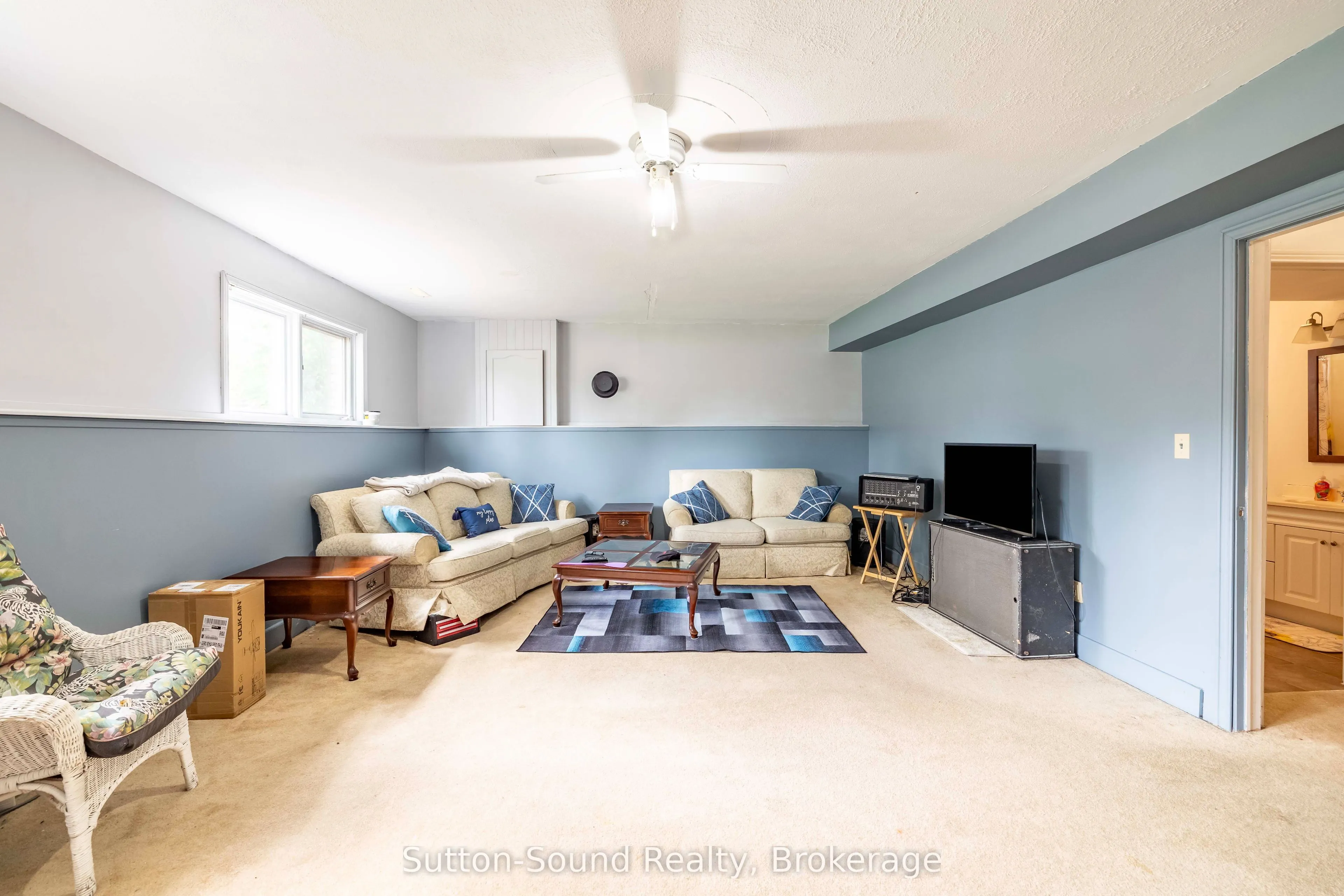 872 26th Street E