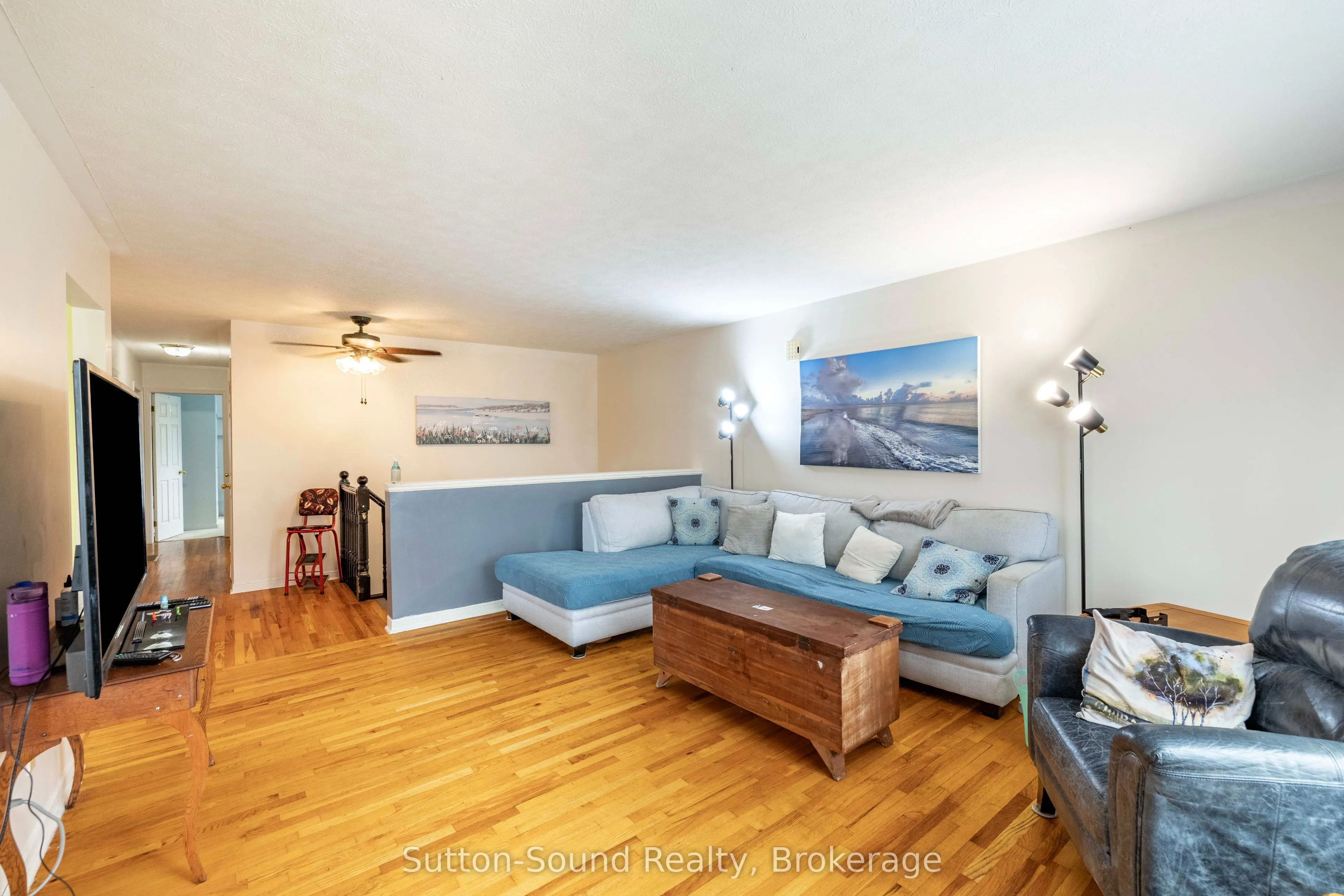 872 26th Street E