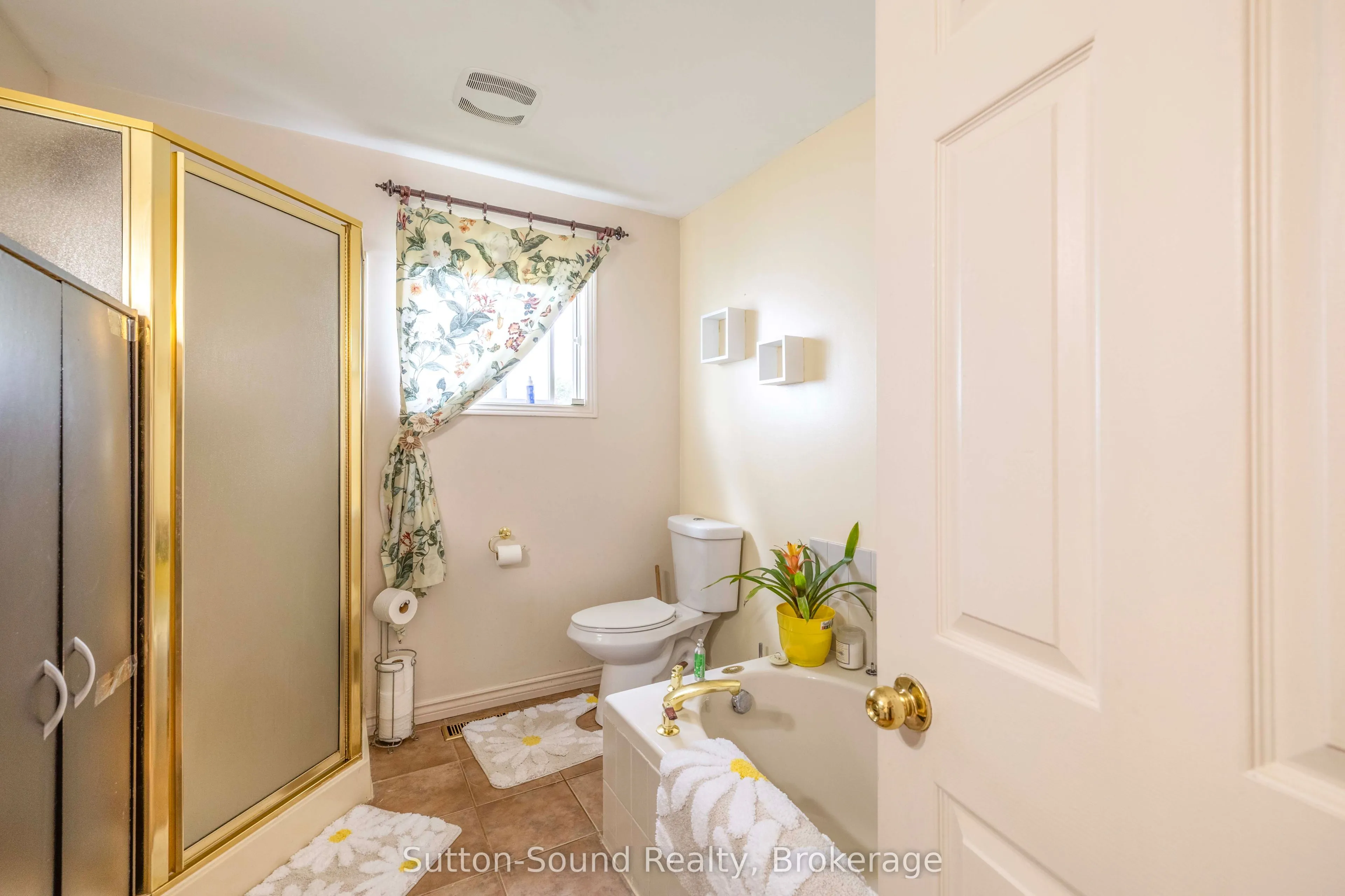 872 26th Street E