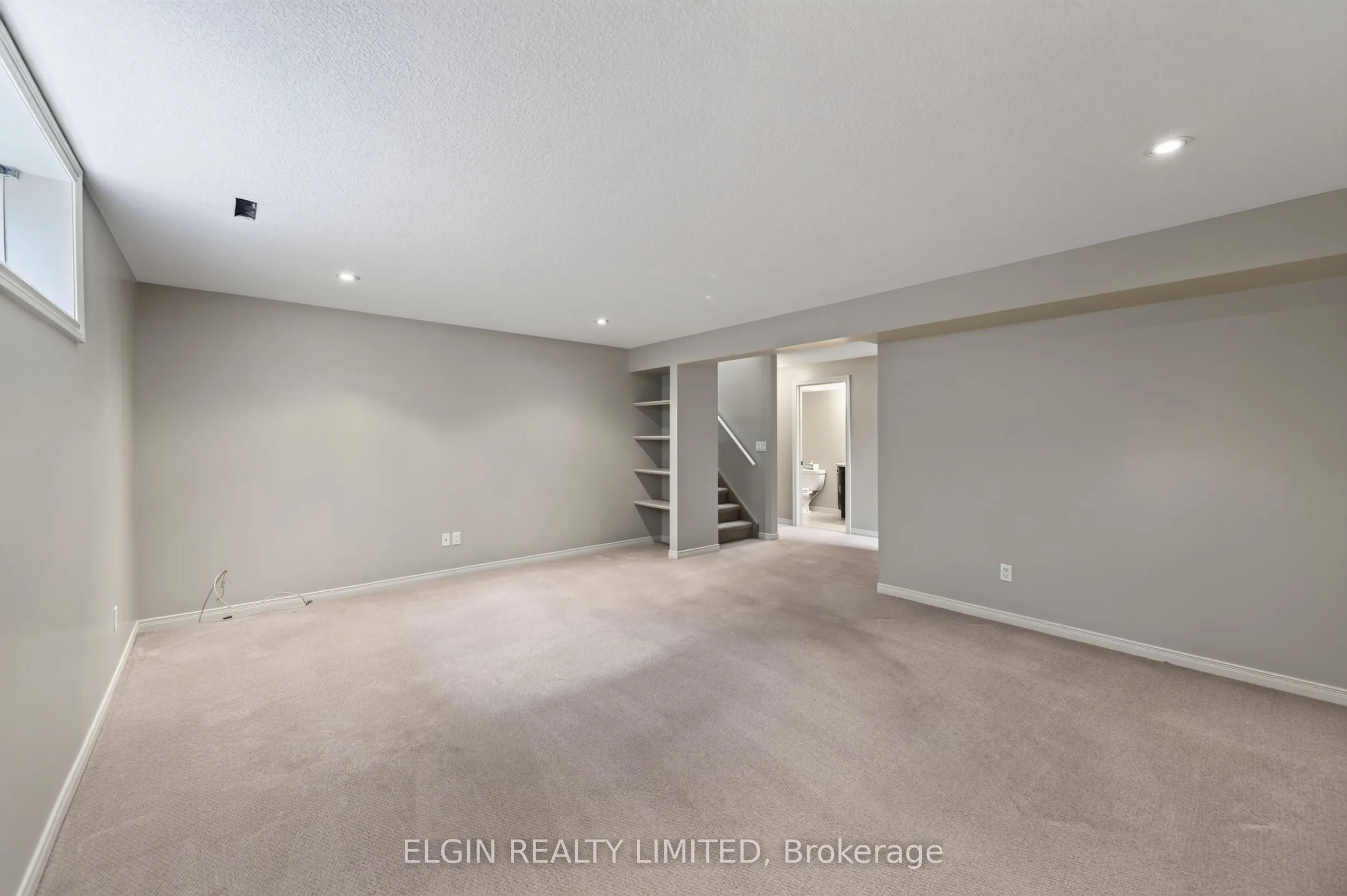 40 SCHREYER Drive