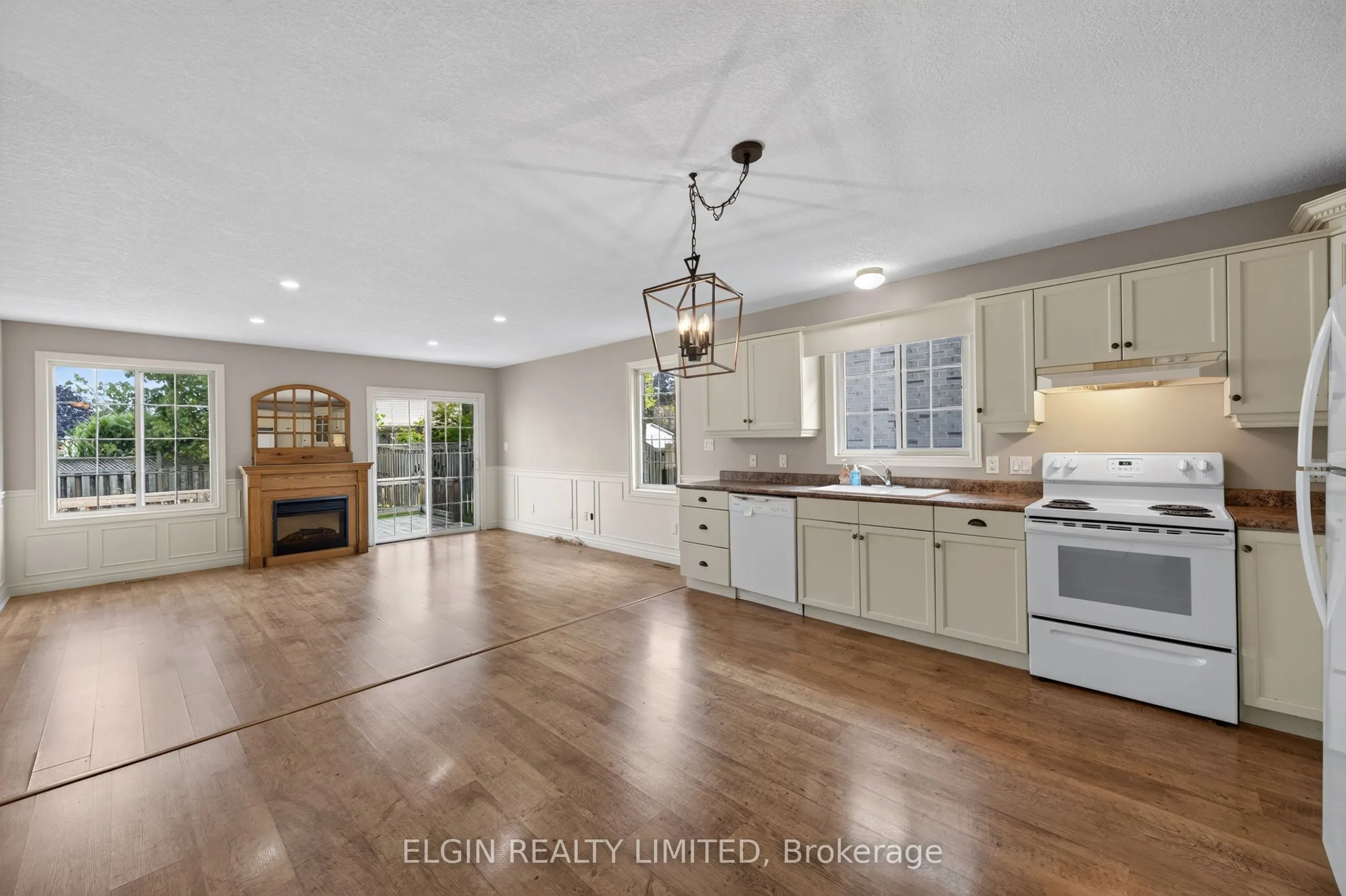 40 SCHREYER Drive