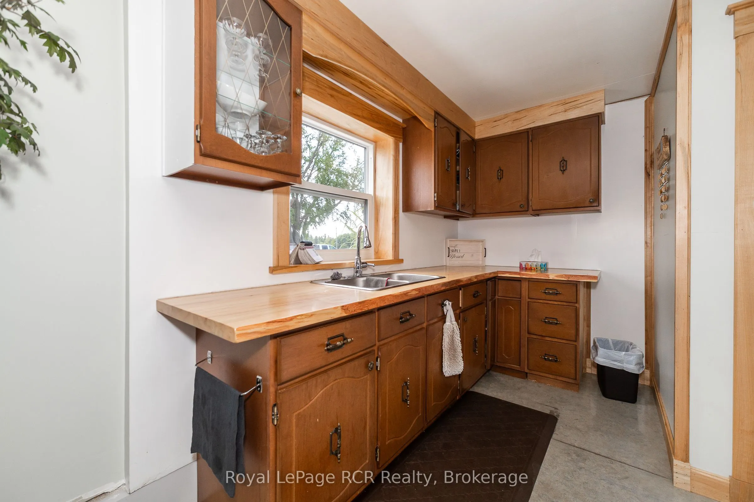 1720 Bruce 10 Road