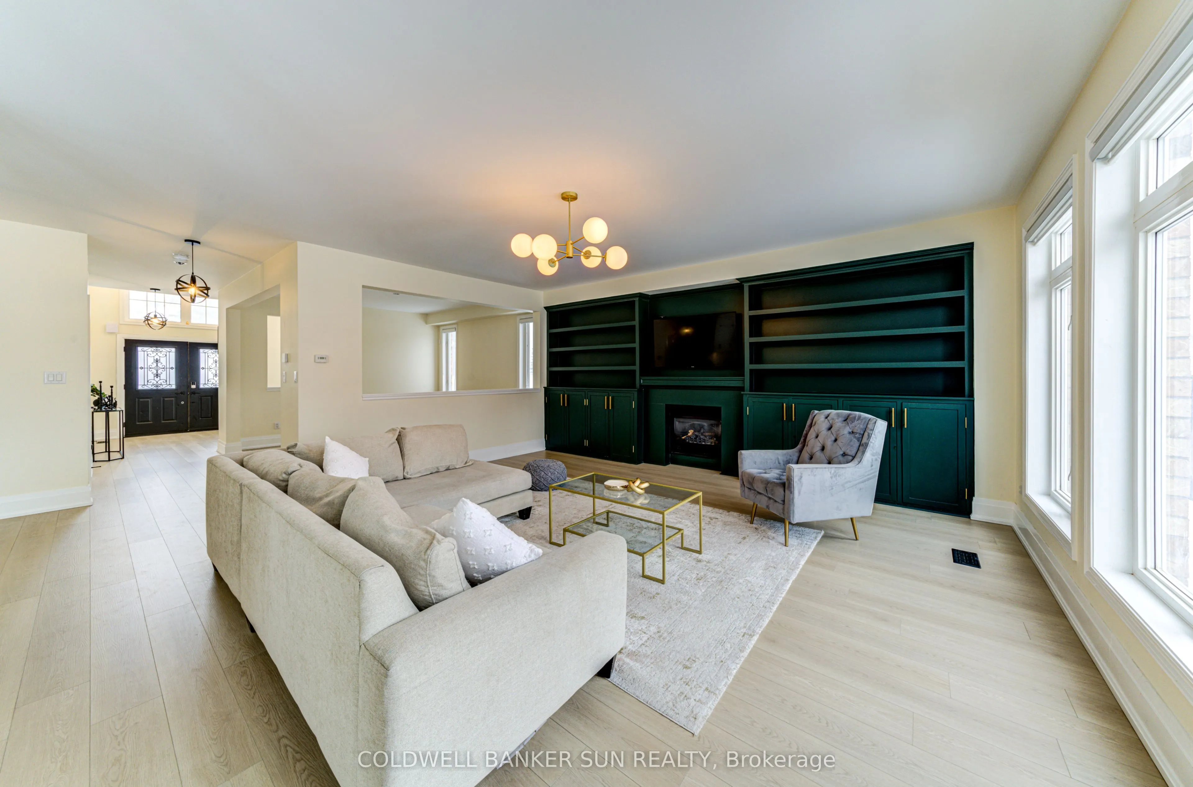 33 Ellis Crescent