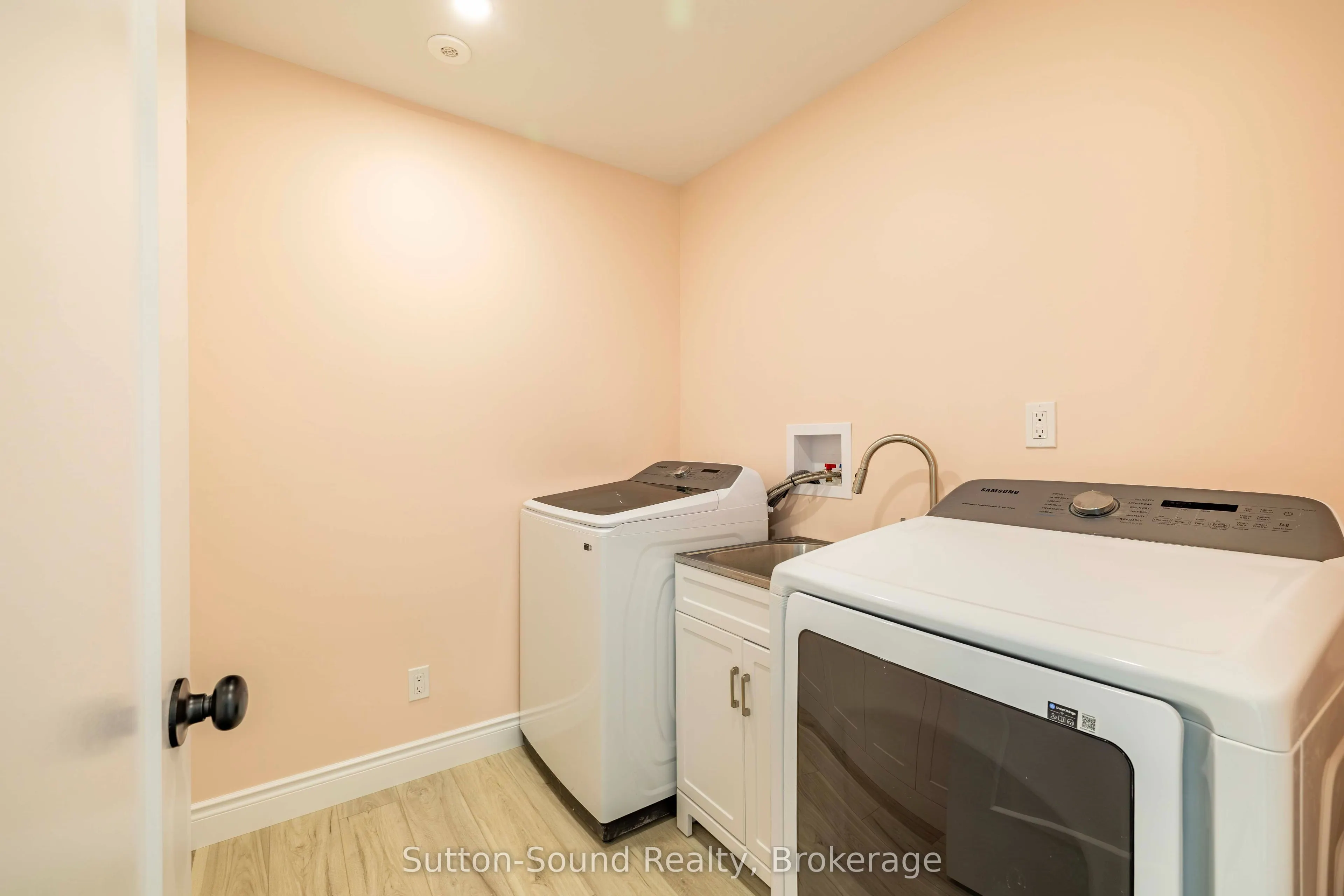 504847 Grey Road 1 Road