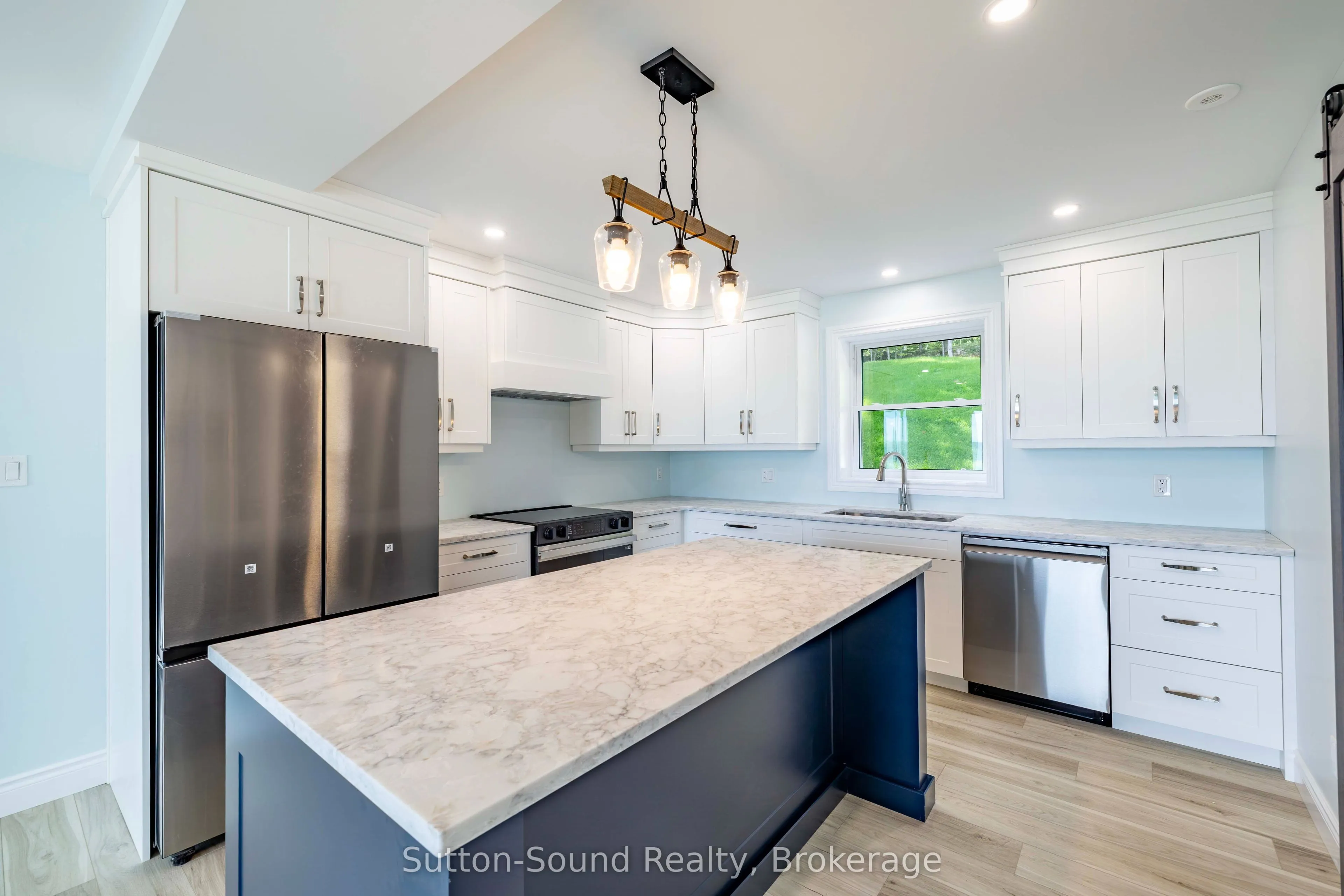 504847 Grey Road 1 Road