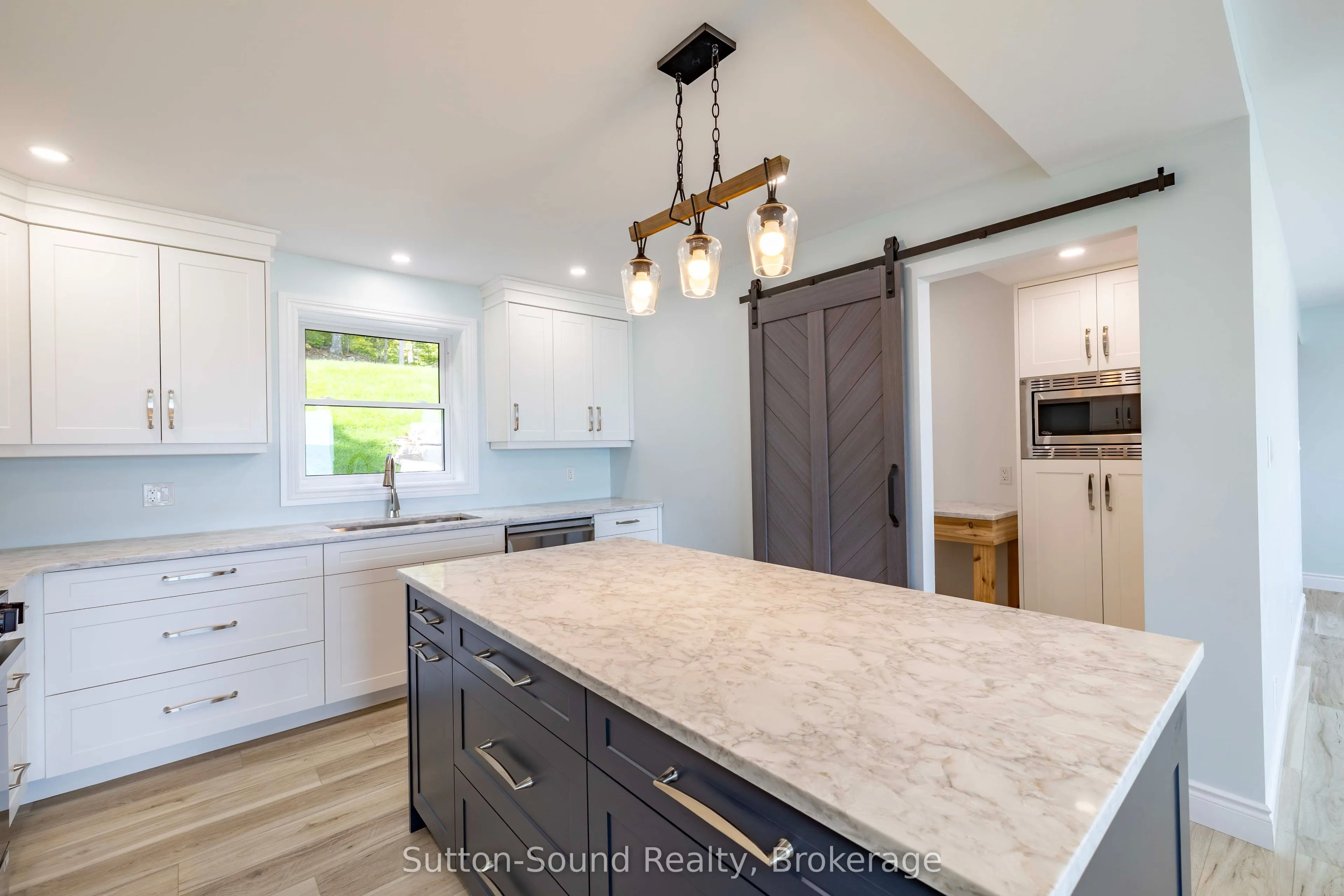 504847 Grey Road 1 Road