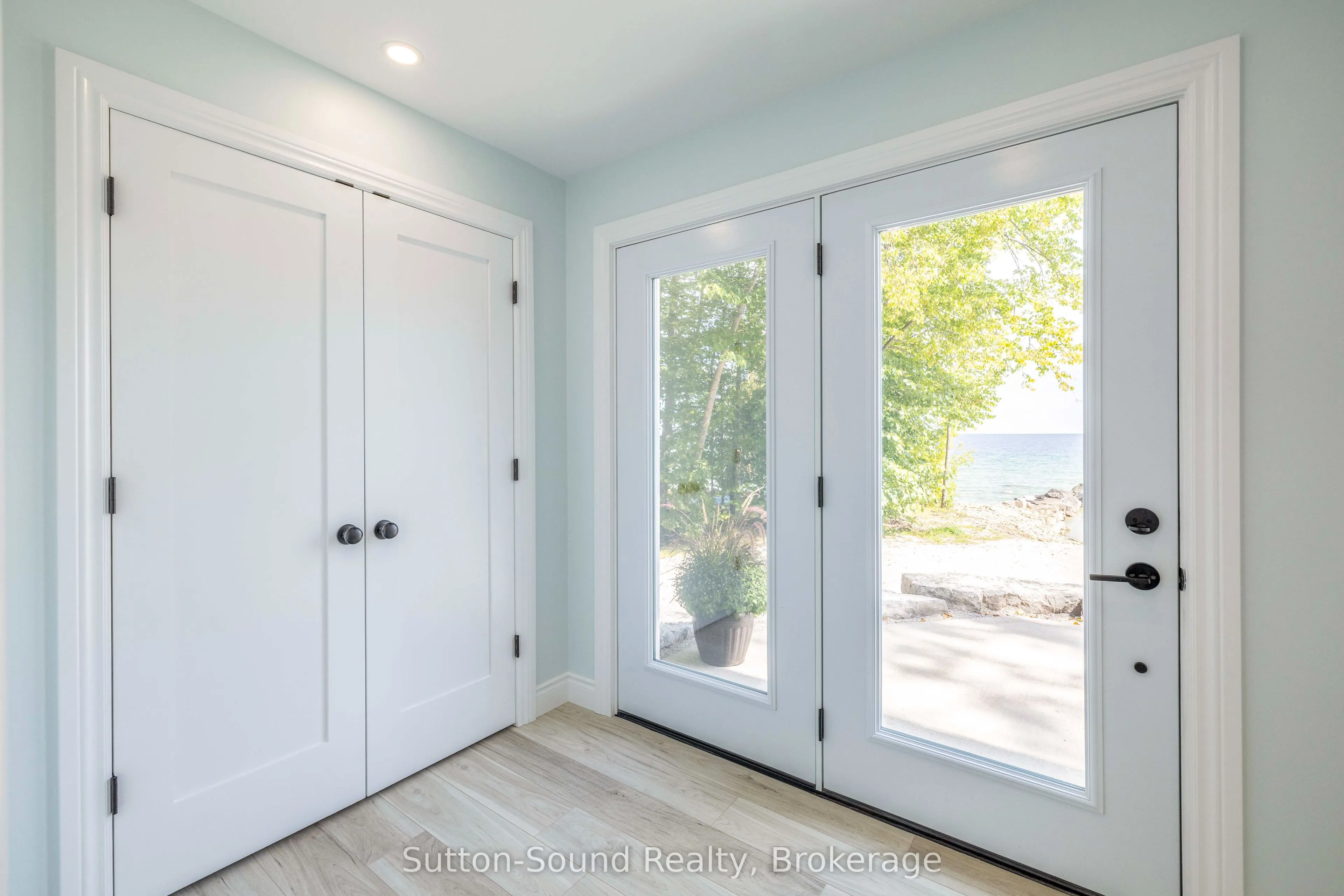 504847 Grey Road 1 Road