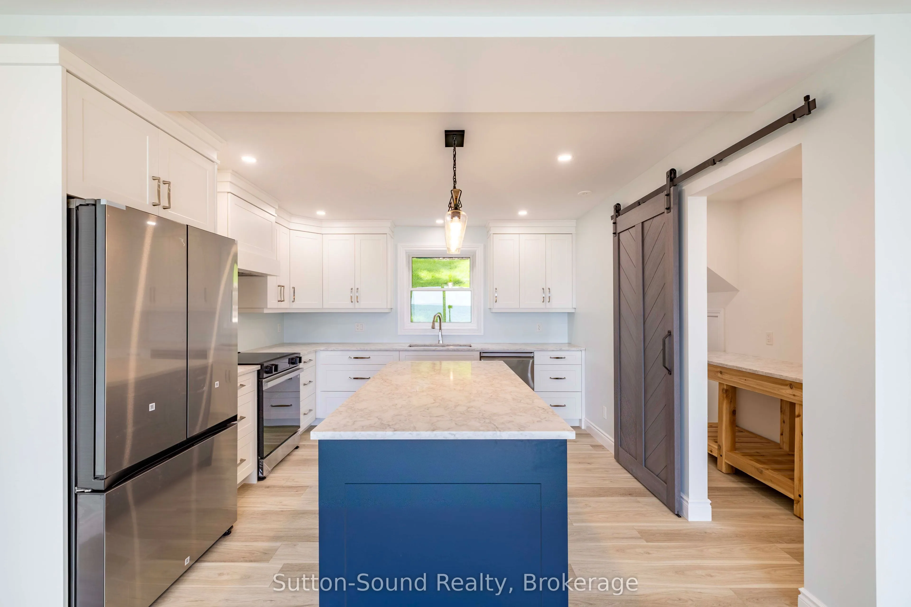 504847 Grey Road 1 Road