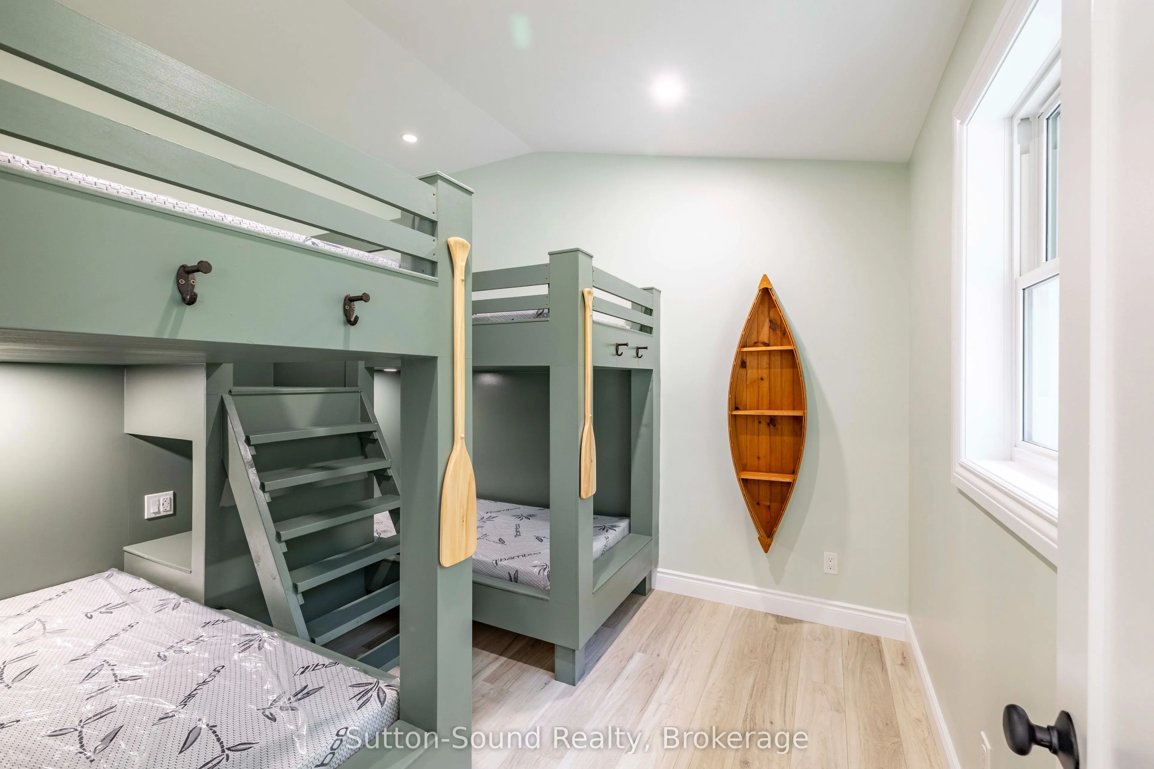 504847 Grey Road 1 Road
