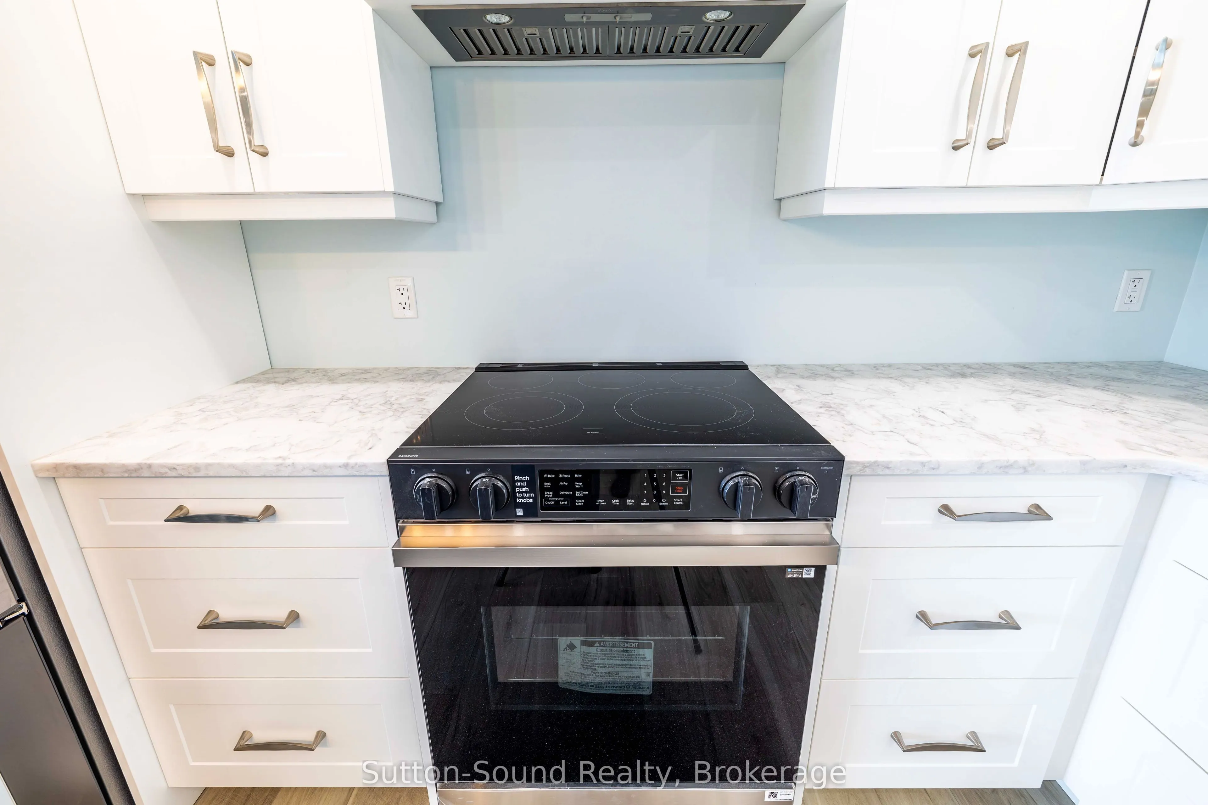 504847 Grey Road 1 Road