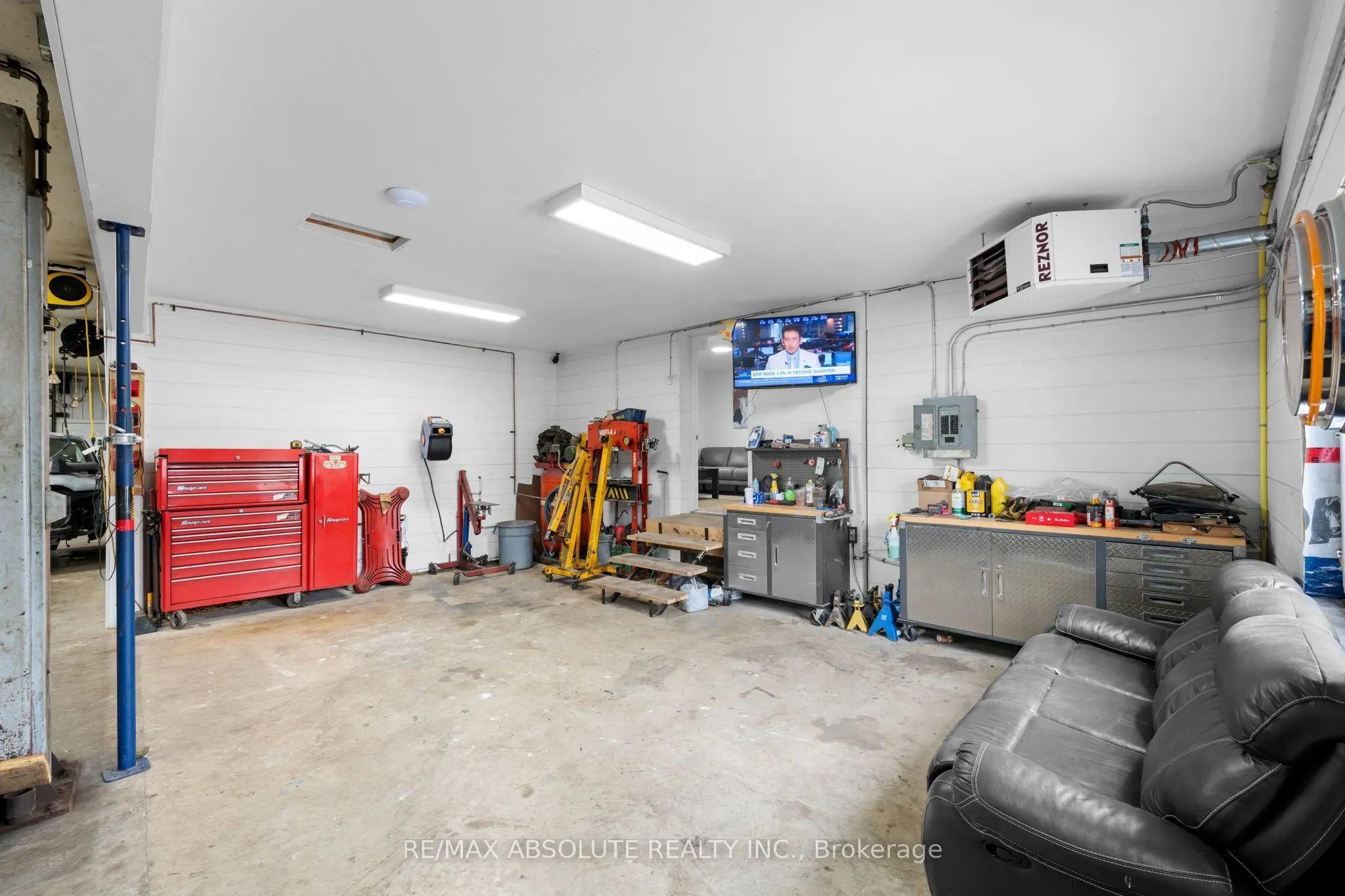 7631 Stone School Road