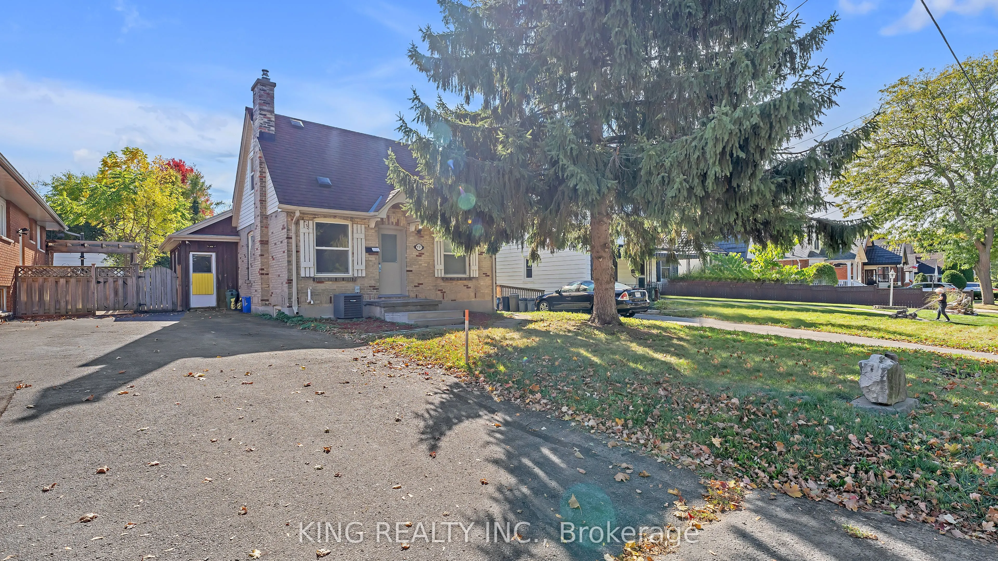 727 Whetter Avenue