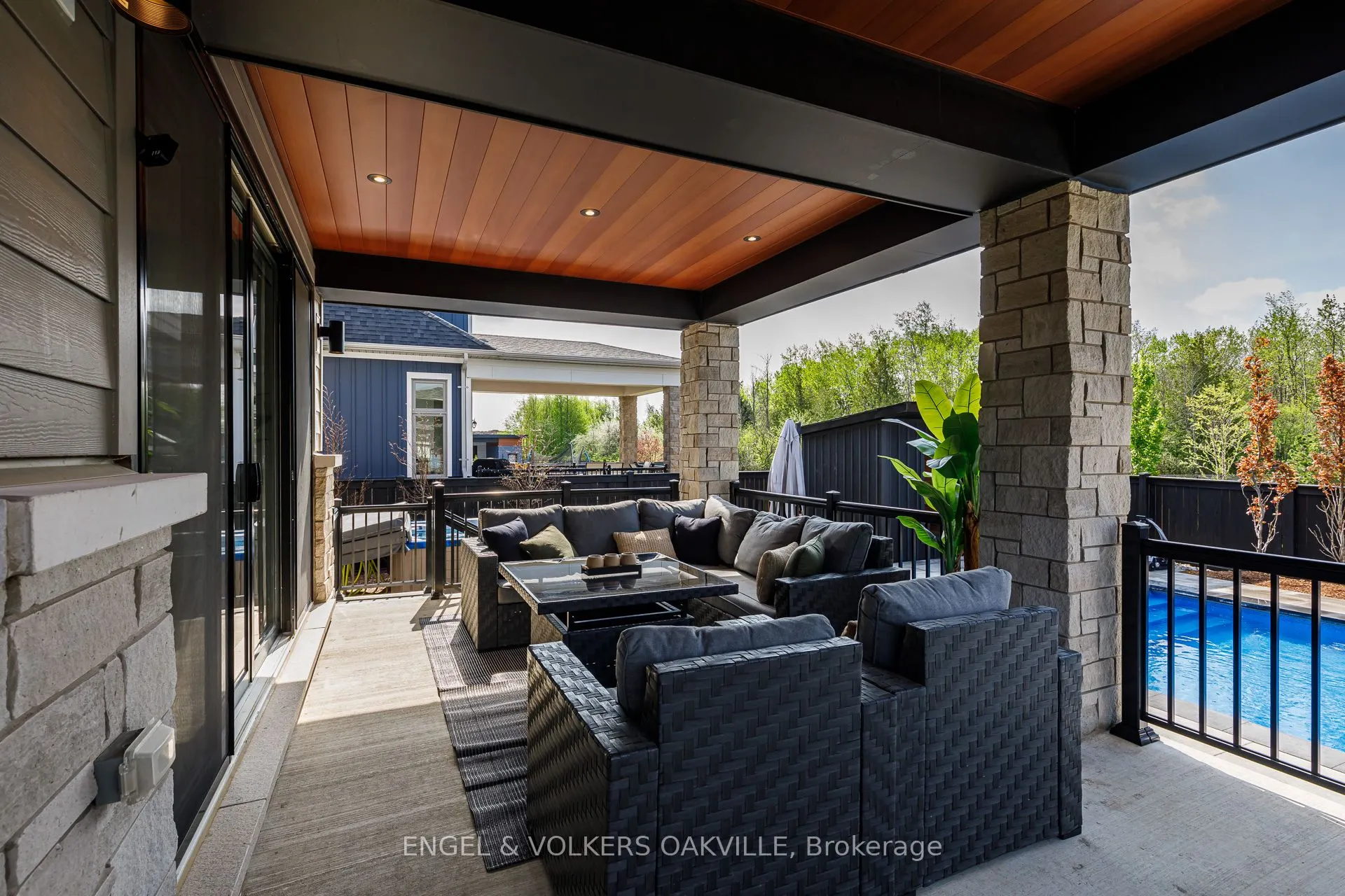 117 Stoneleigh Drive