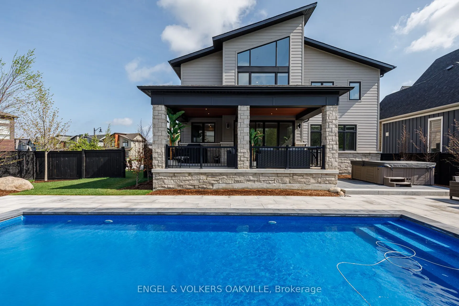 117 Stoneleigh Drive