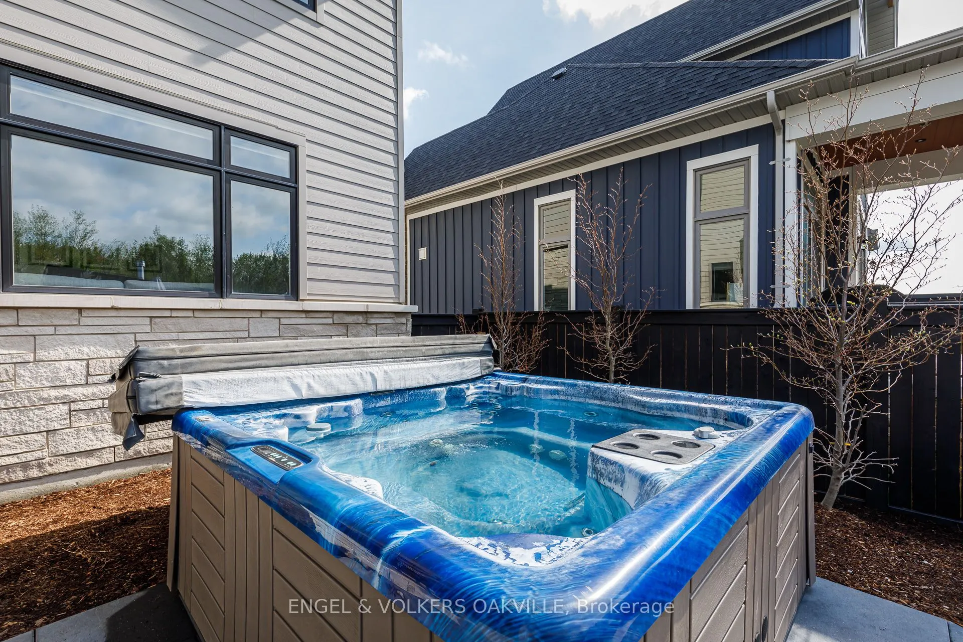 117 Stoneleigh Drive