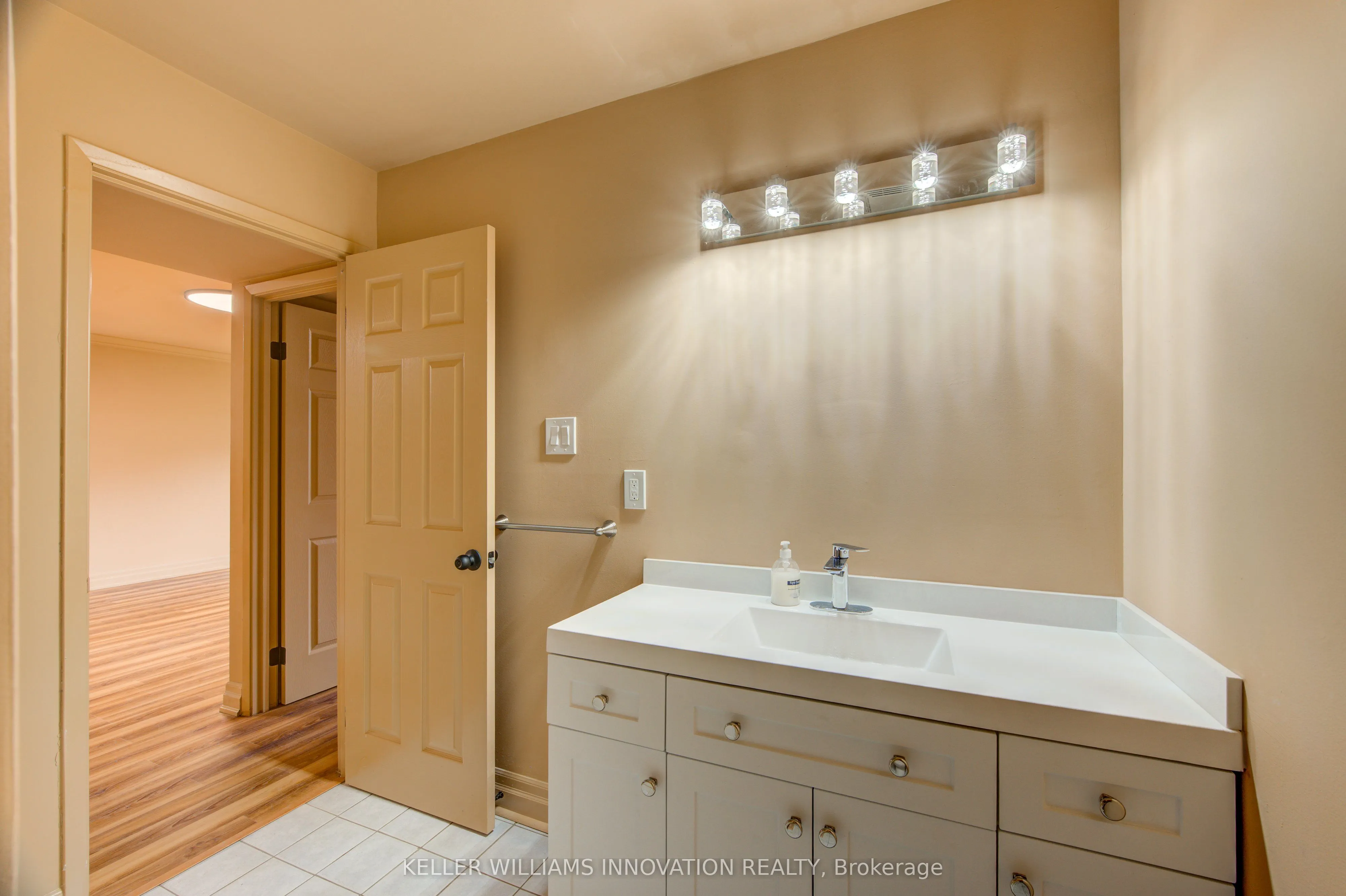 1275 Bentley Drive #106