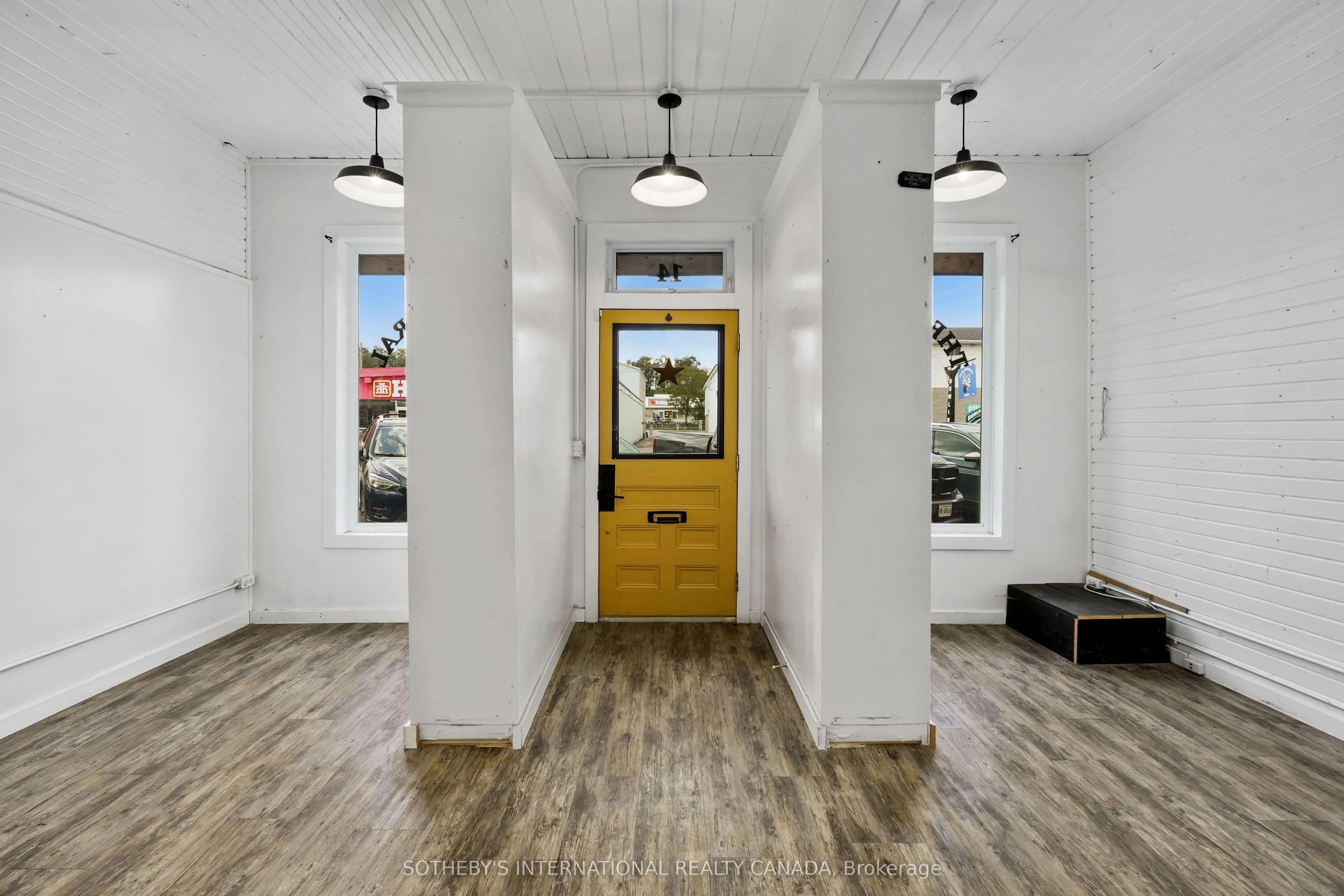 14 Front Street E
