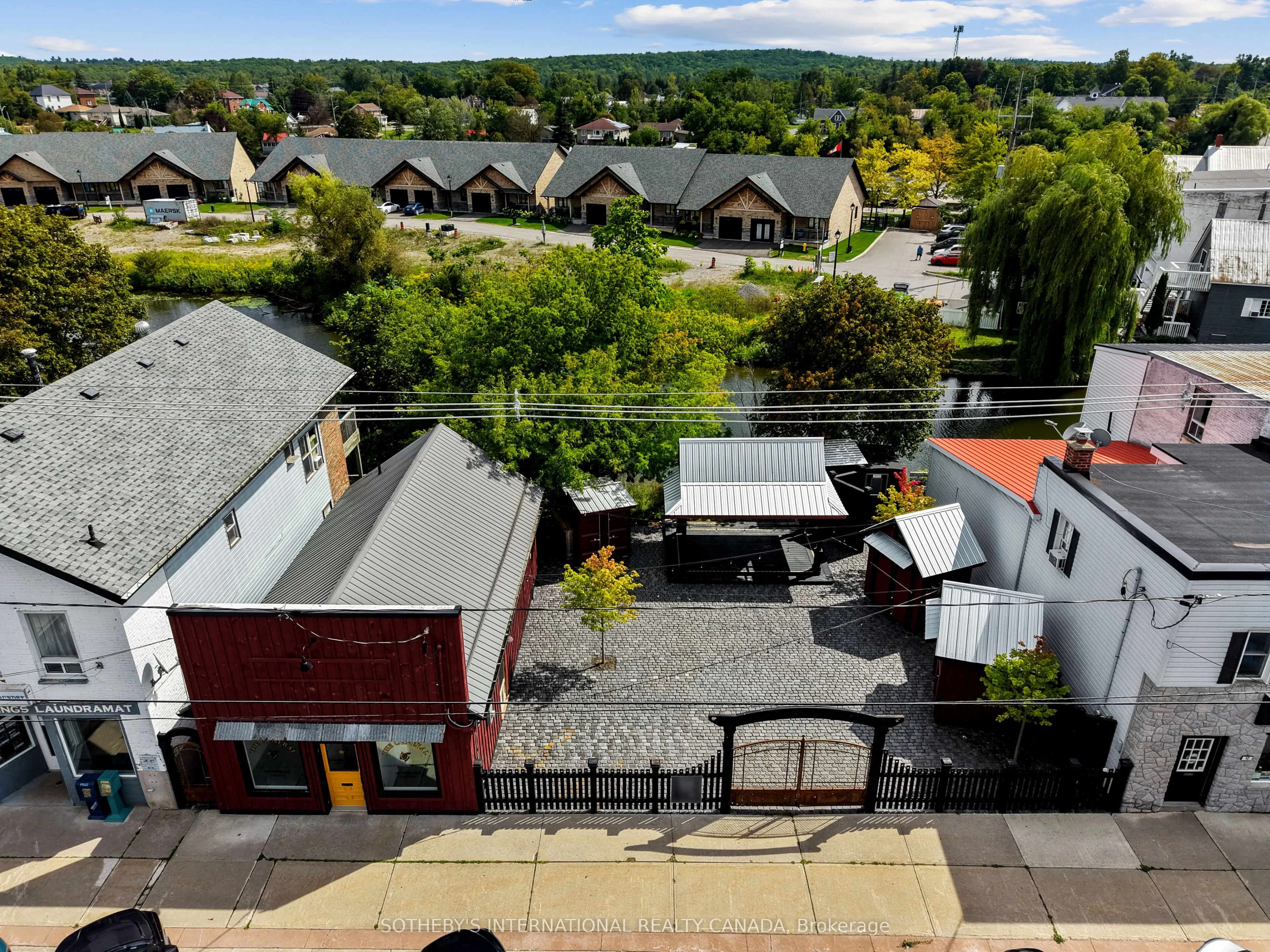 14 Front Street E