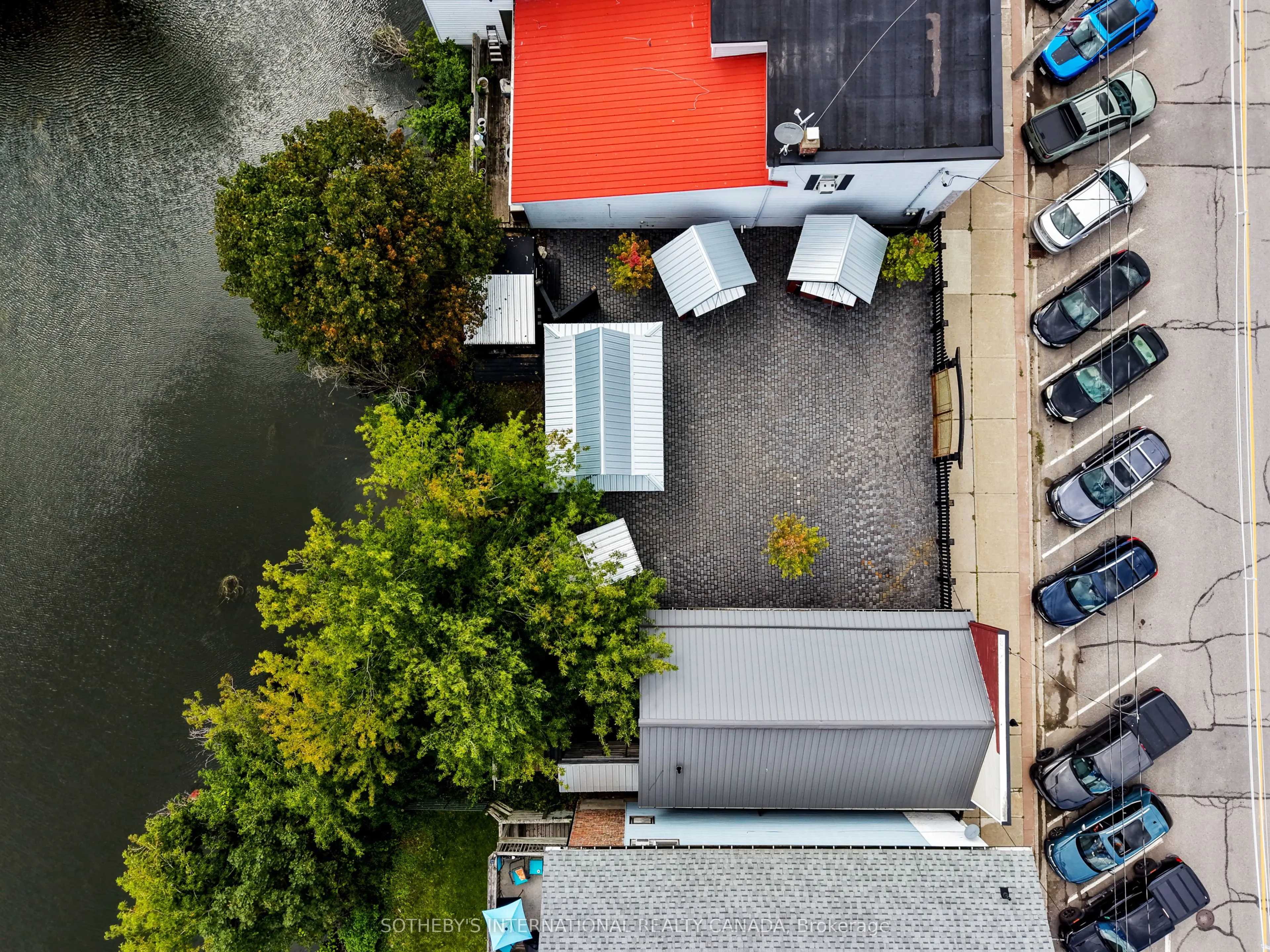 14 Front Street E