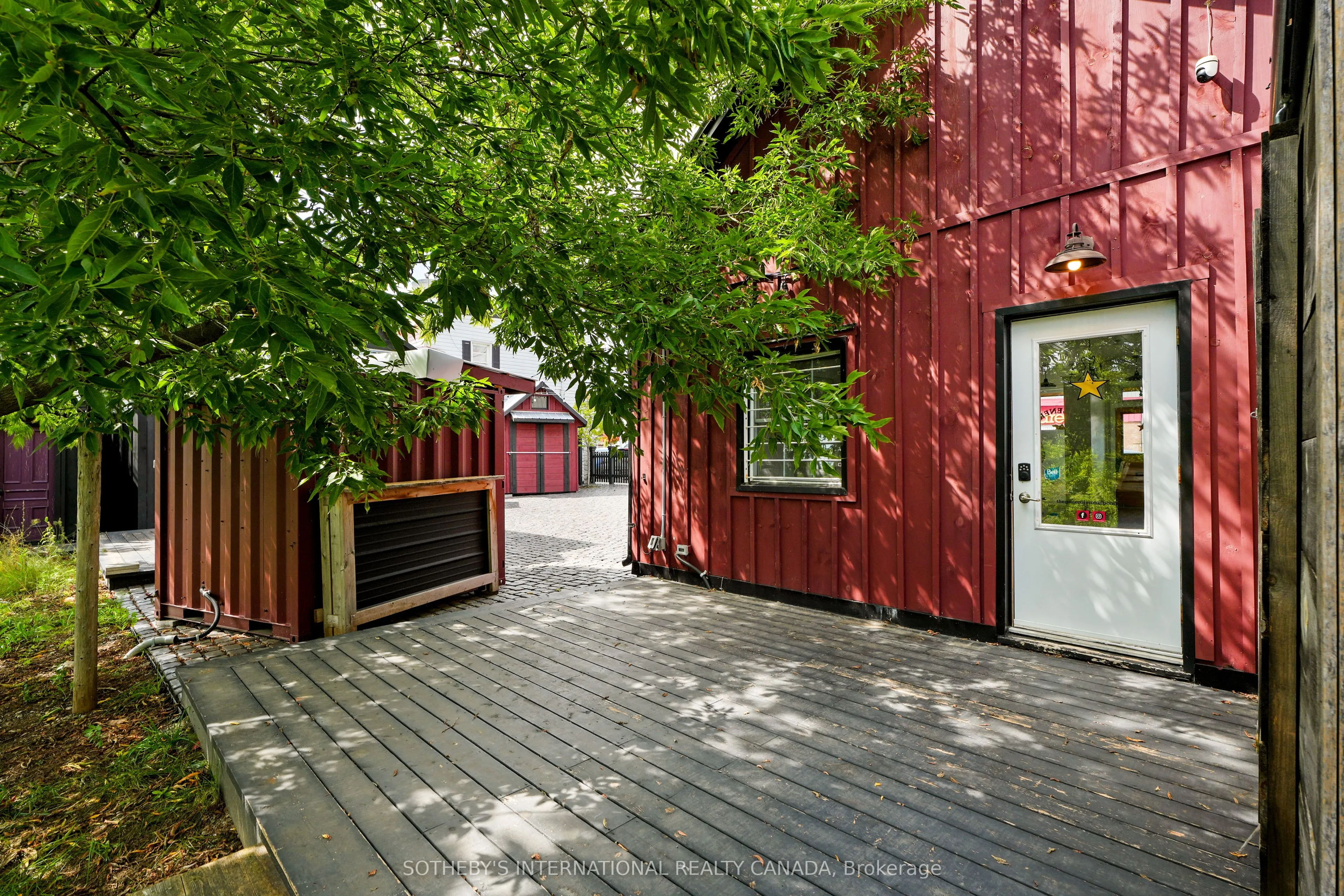 14 Front Street E