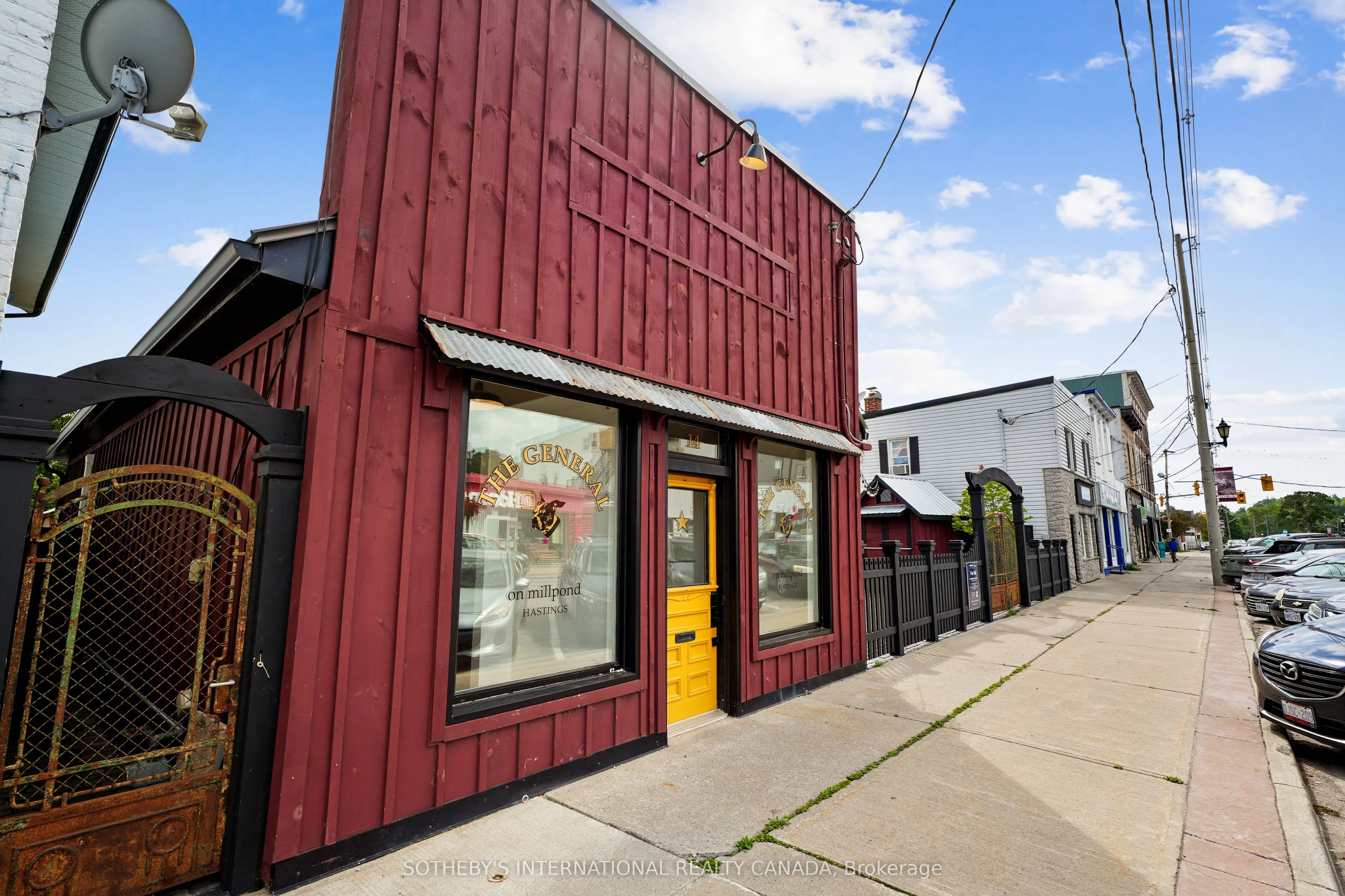 14 Front Street E