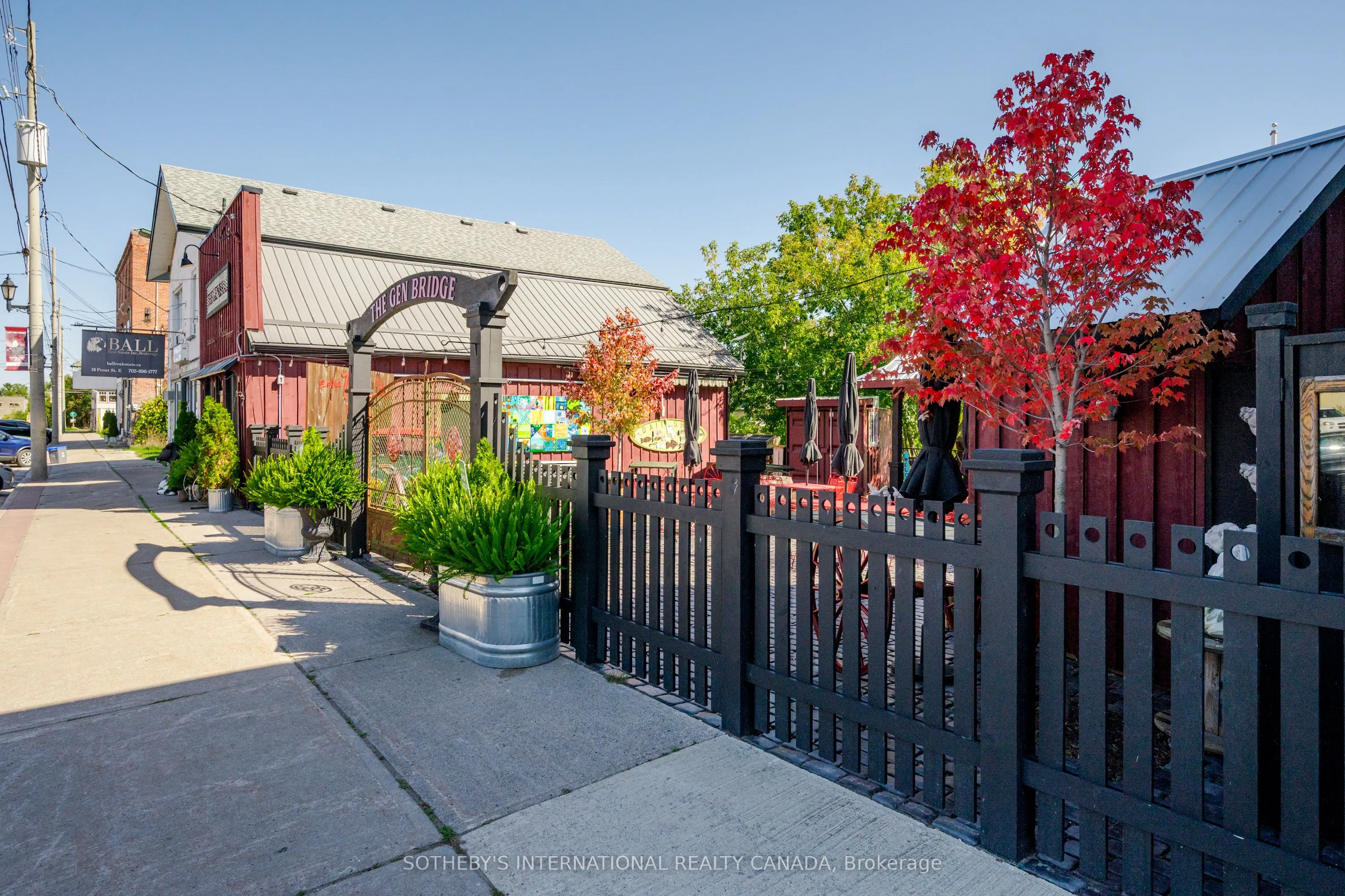 14 Front Street E