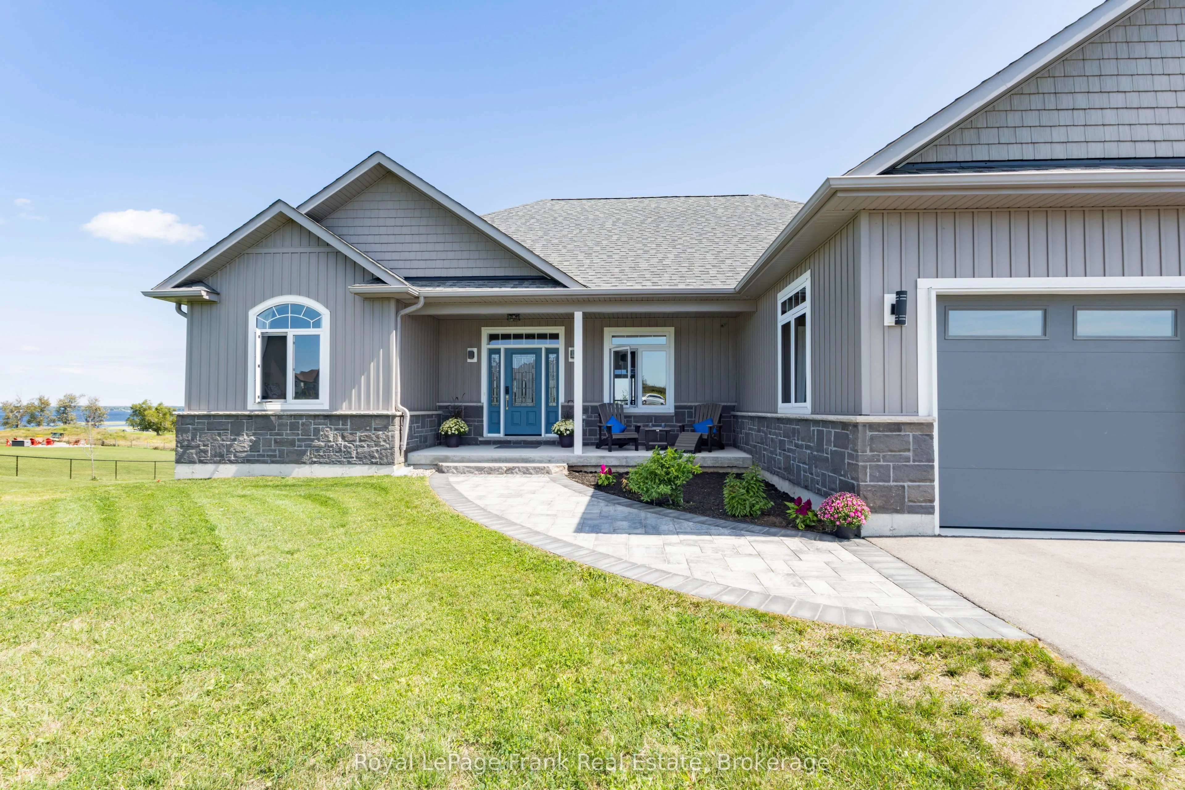 43 Lakeview Crescent