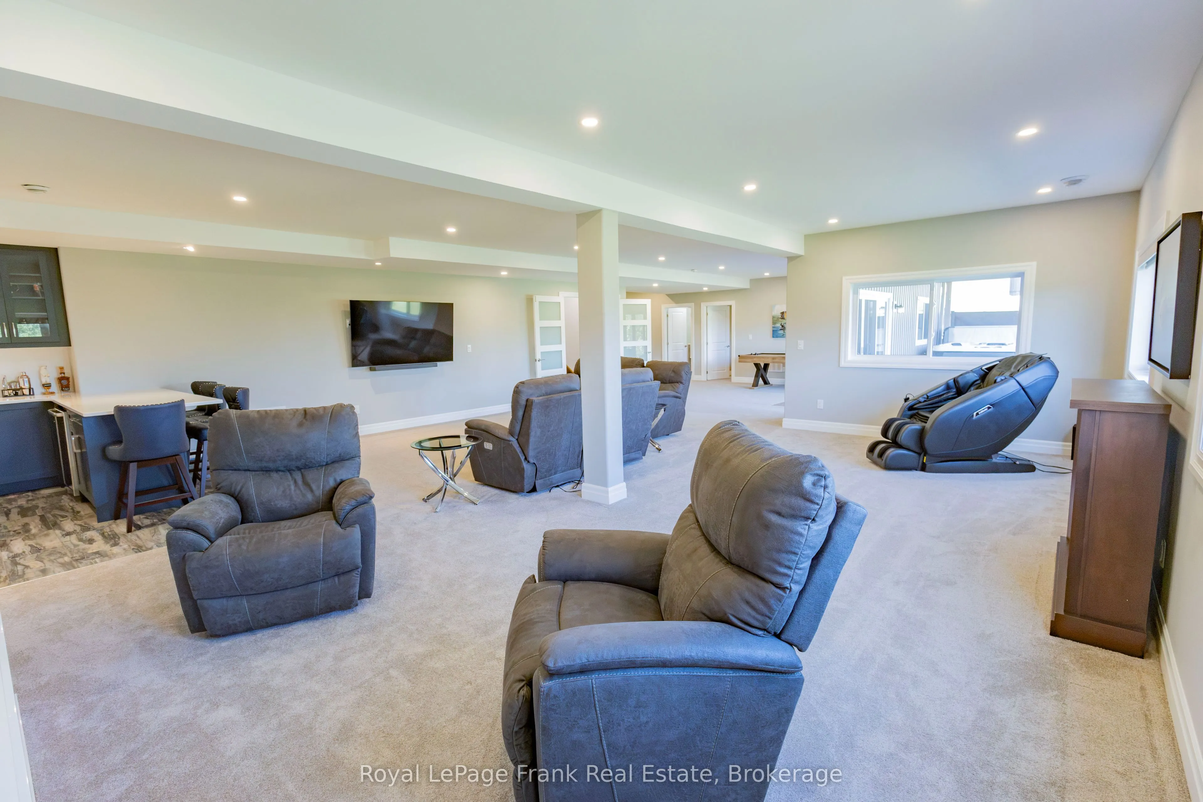 43 Lakeview Crescent