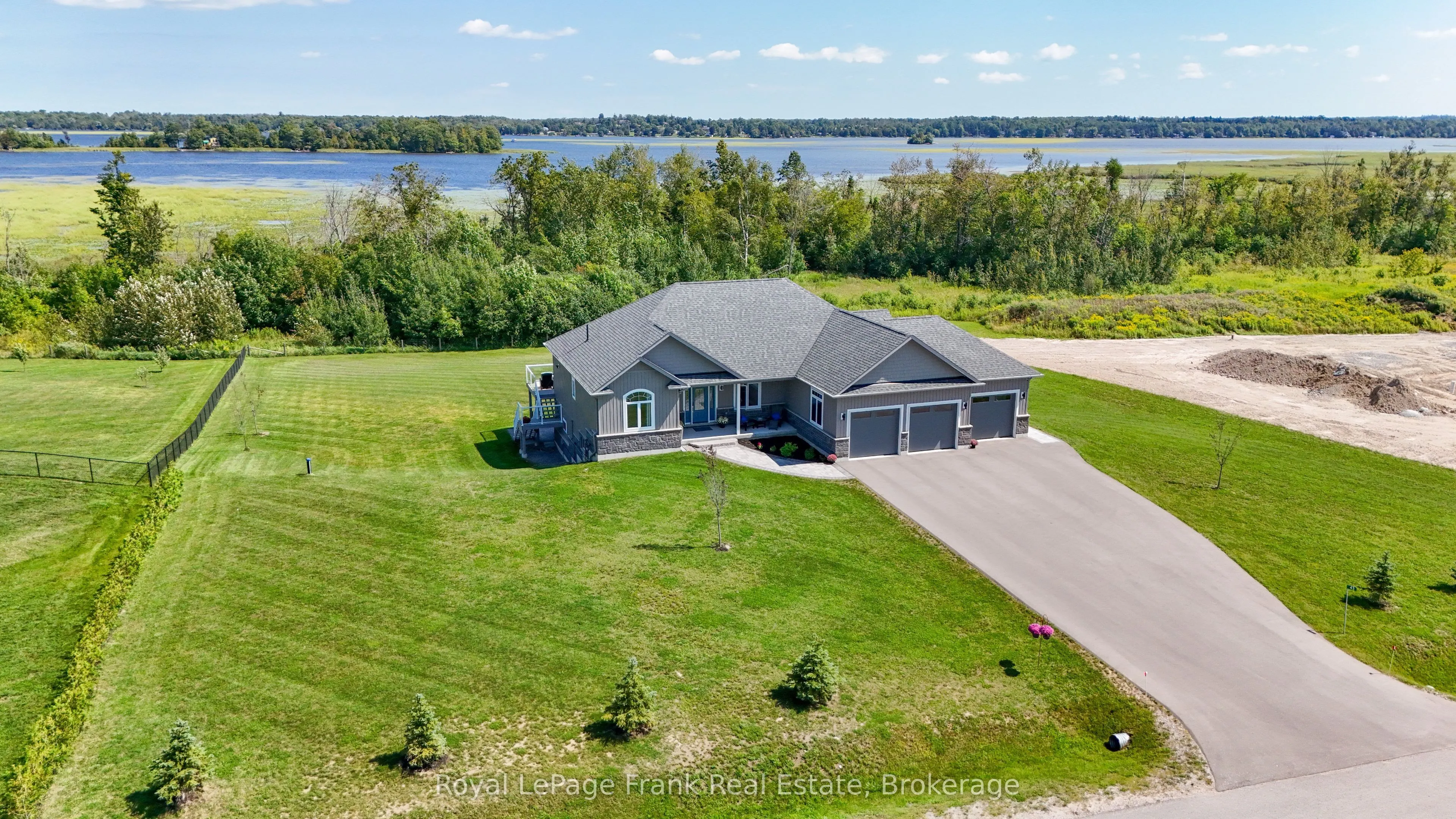 43 Lakeview Crescent