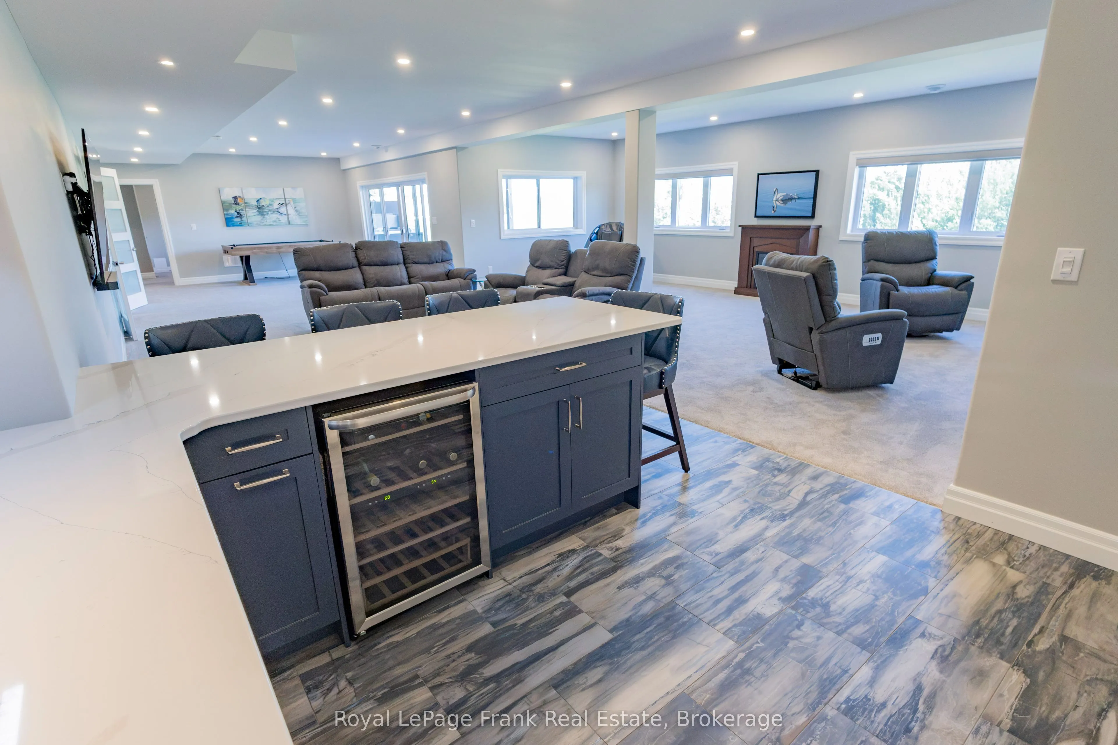 43 Lakeview Crescent