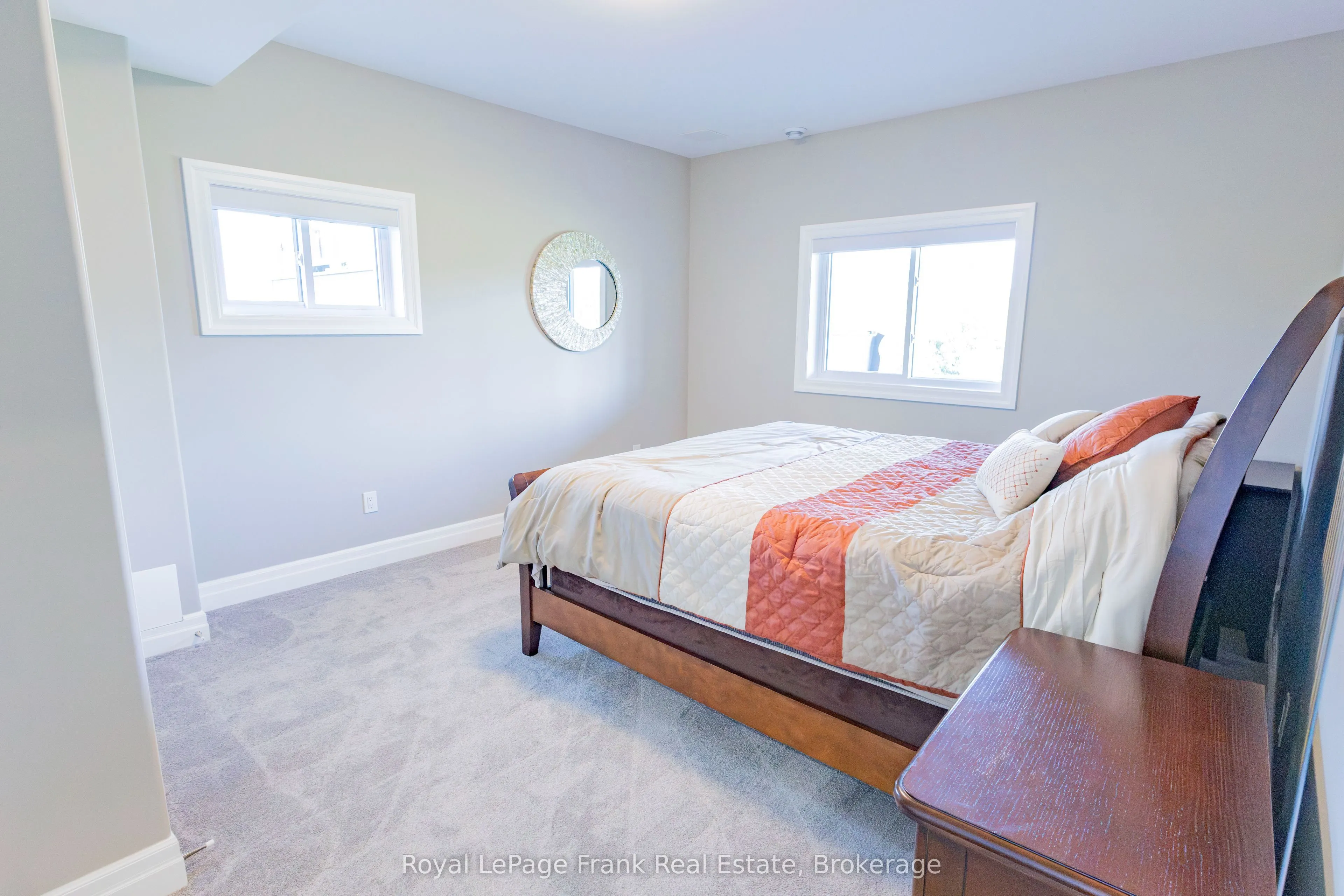 43 Lakeview Crescent