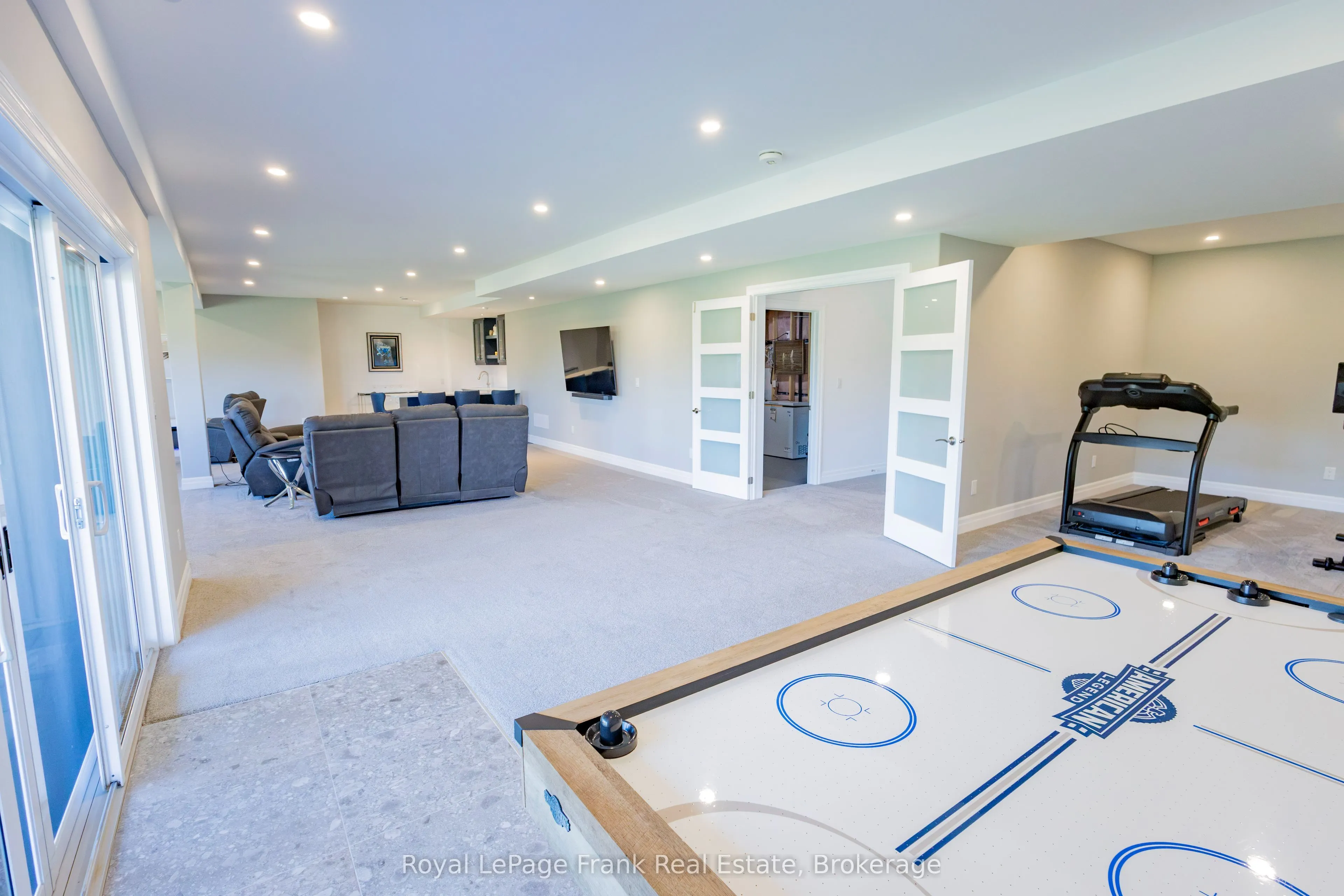 43 Lakeview Crescent