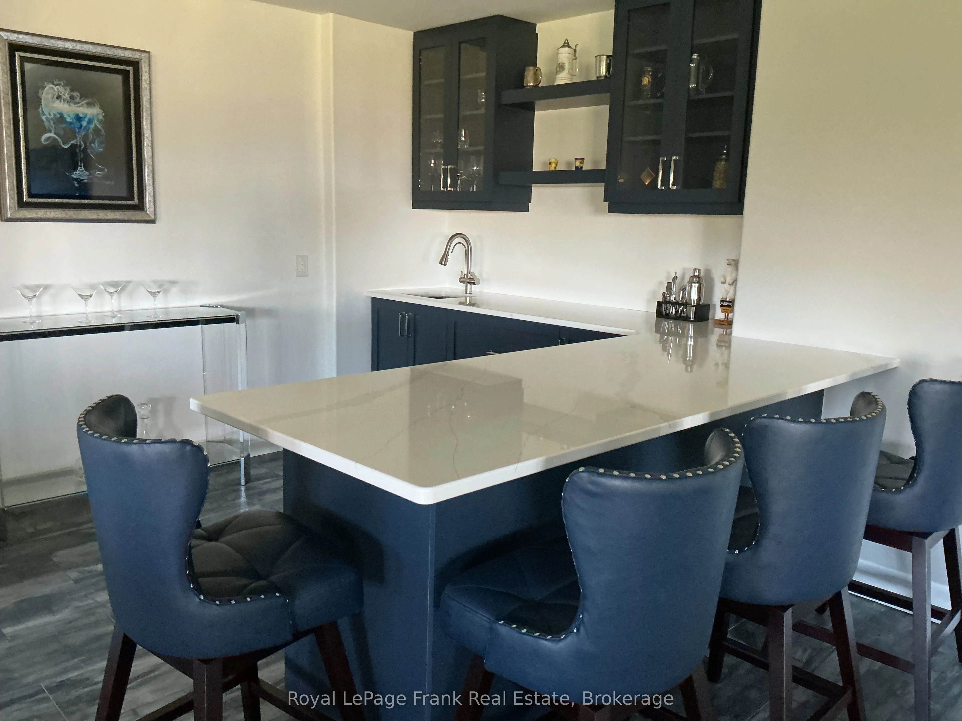43 Lakeview Crescent