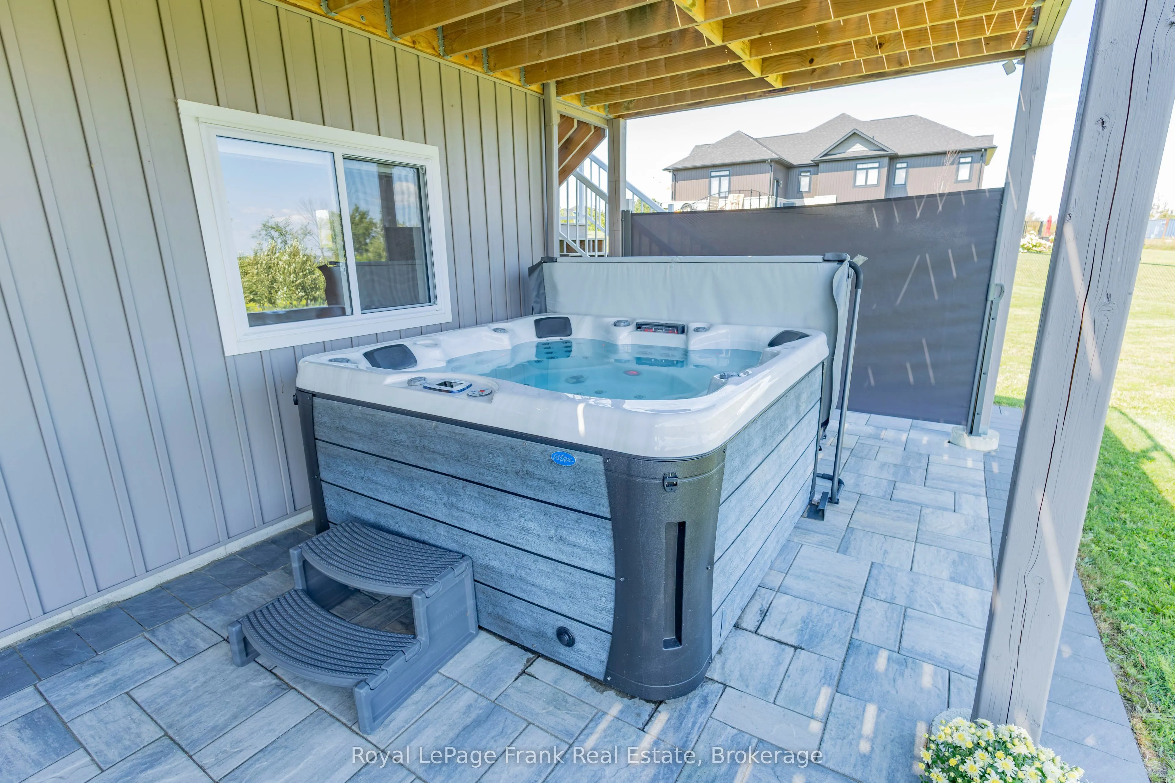 43 Lakeview Crescent