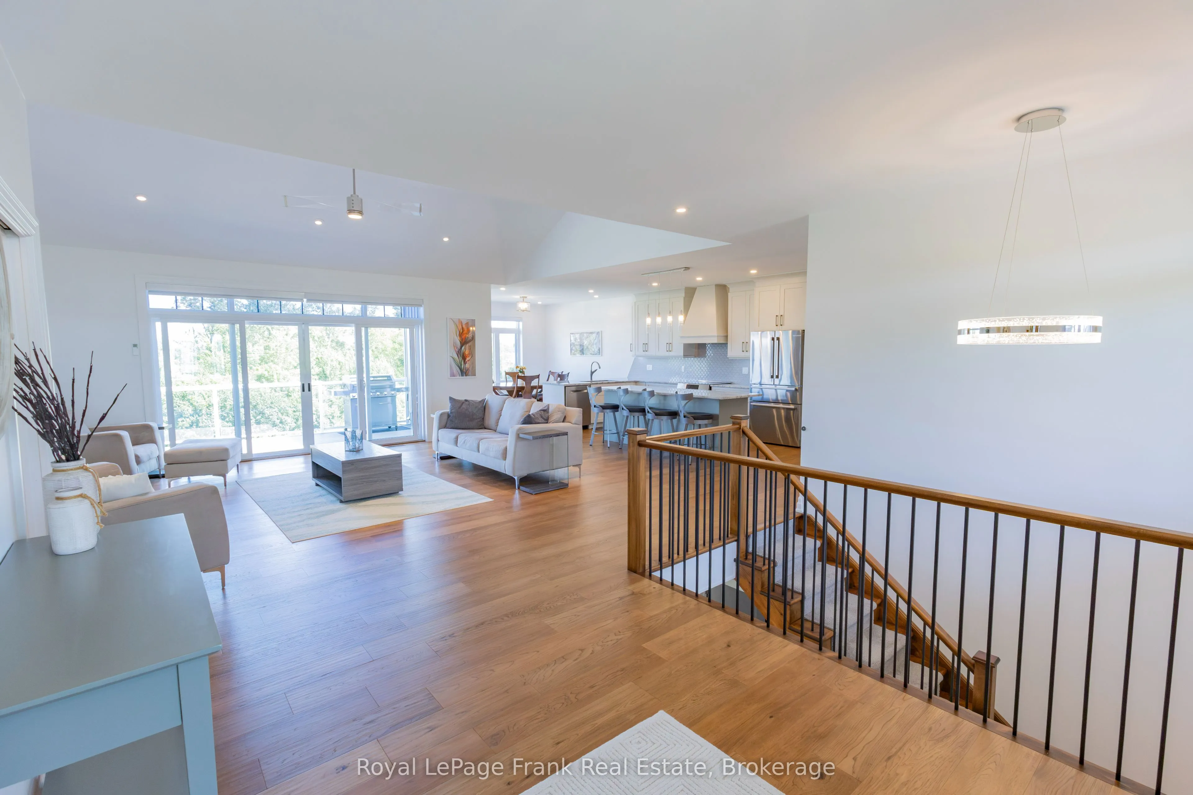 43 Lakeview Crescent
