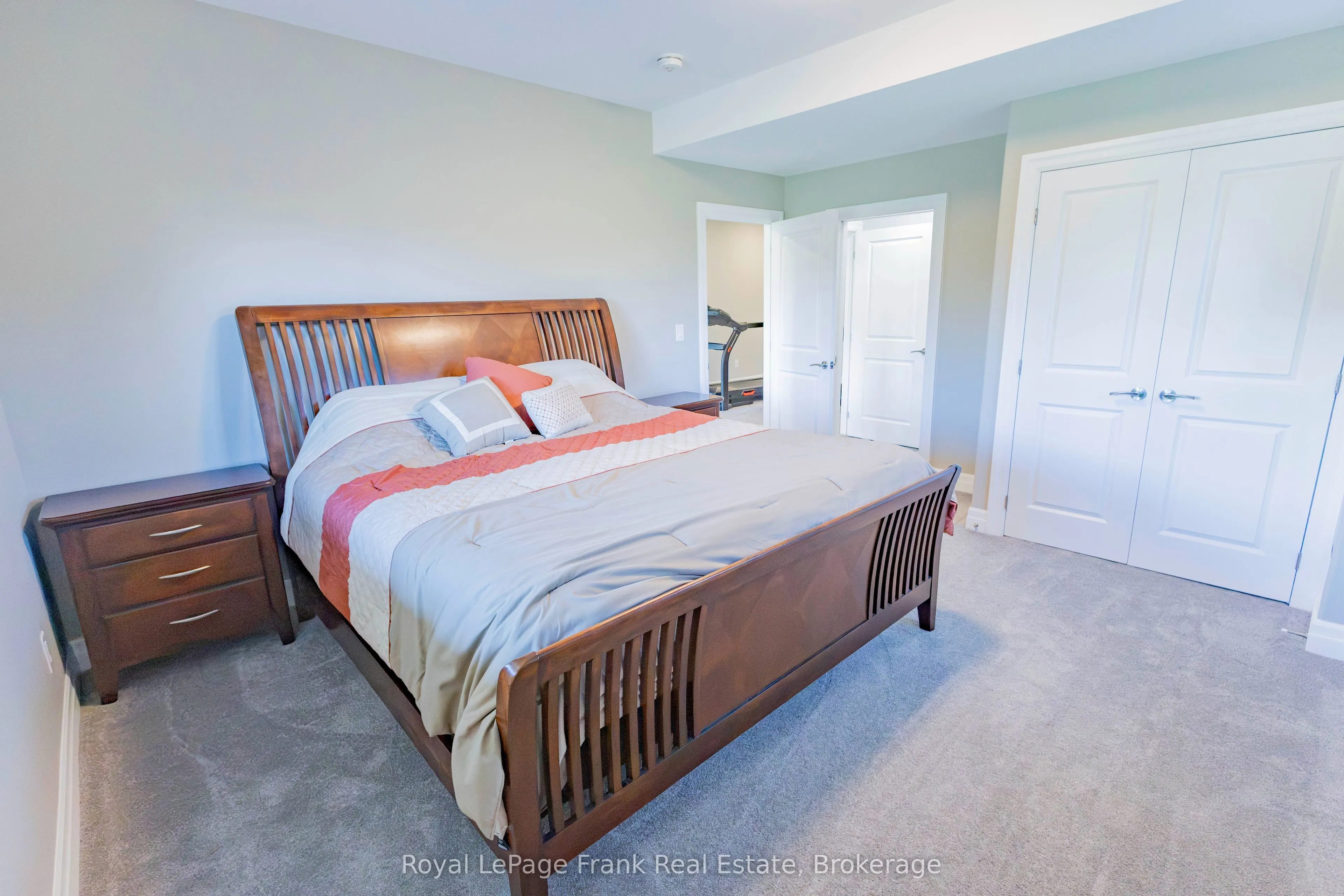 43 Lakeview Crescent