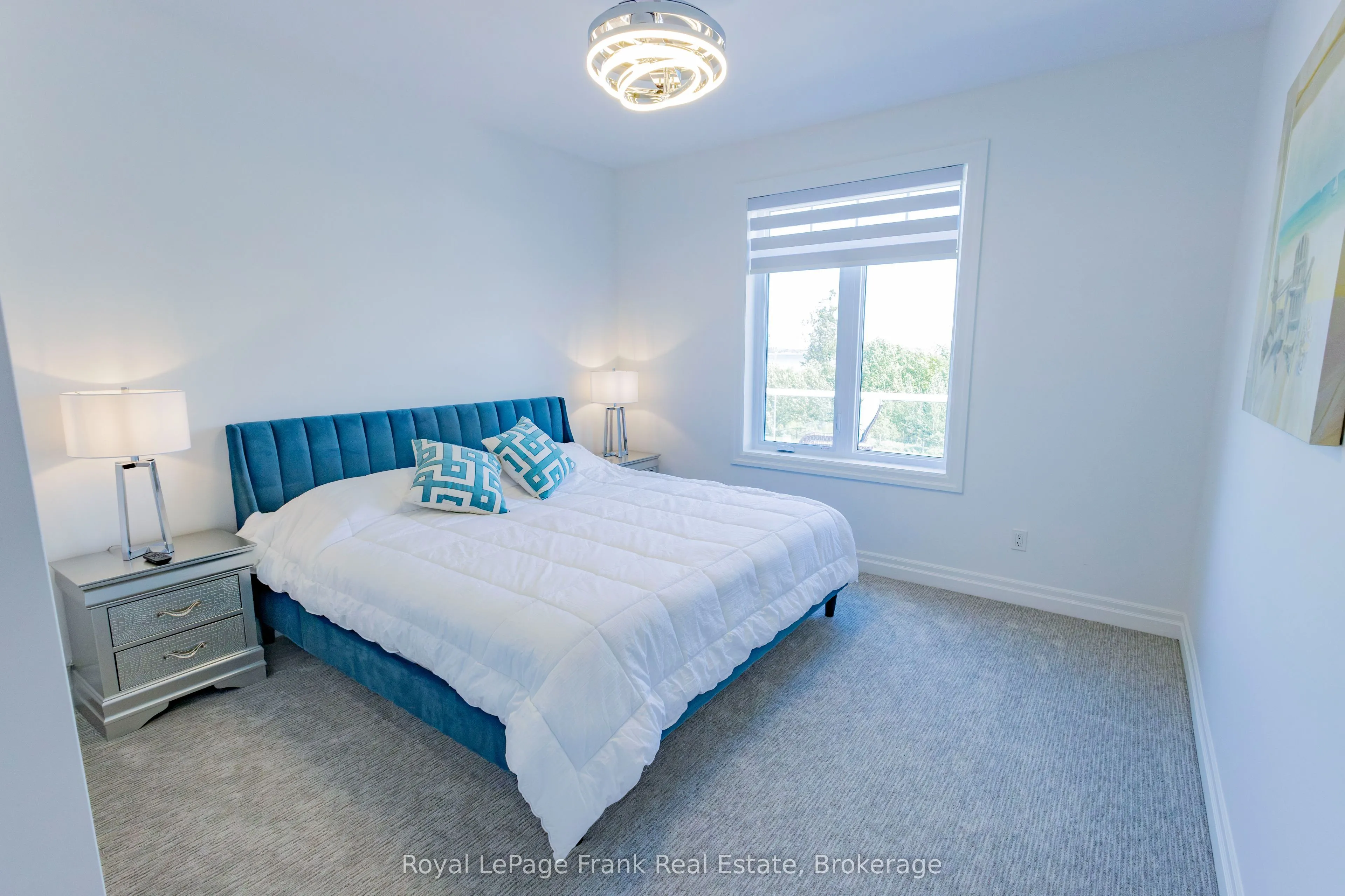 43 Lakeview Crescent