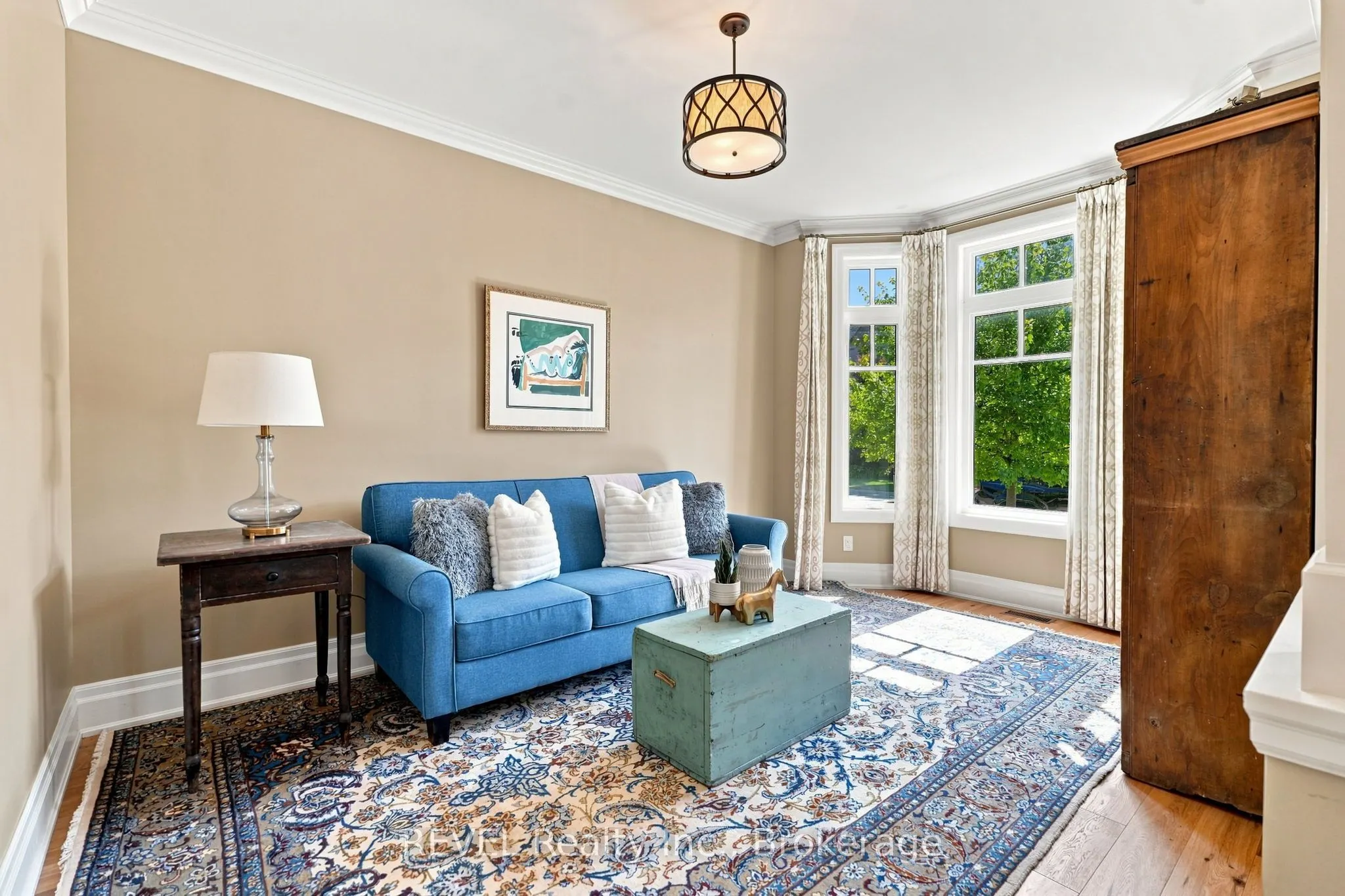 10 Evergreen Lane