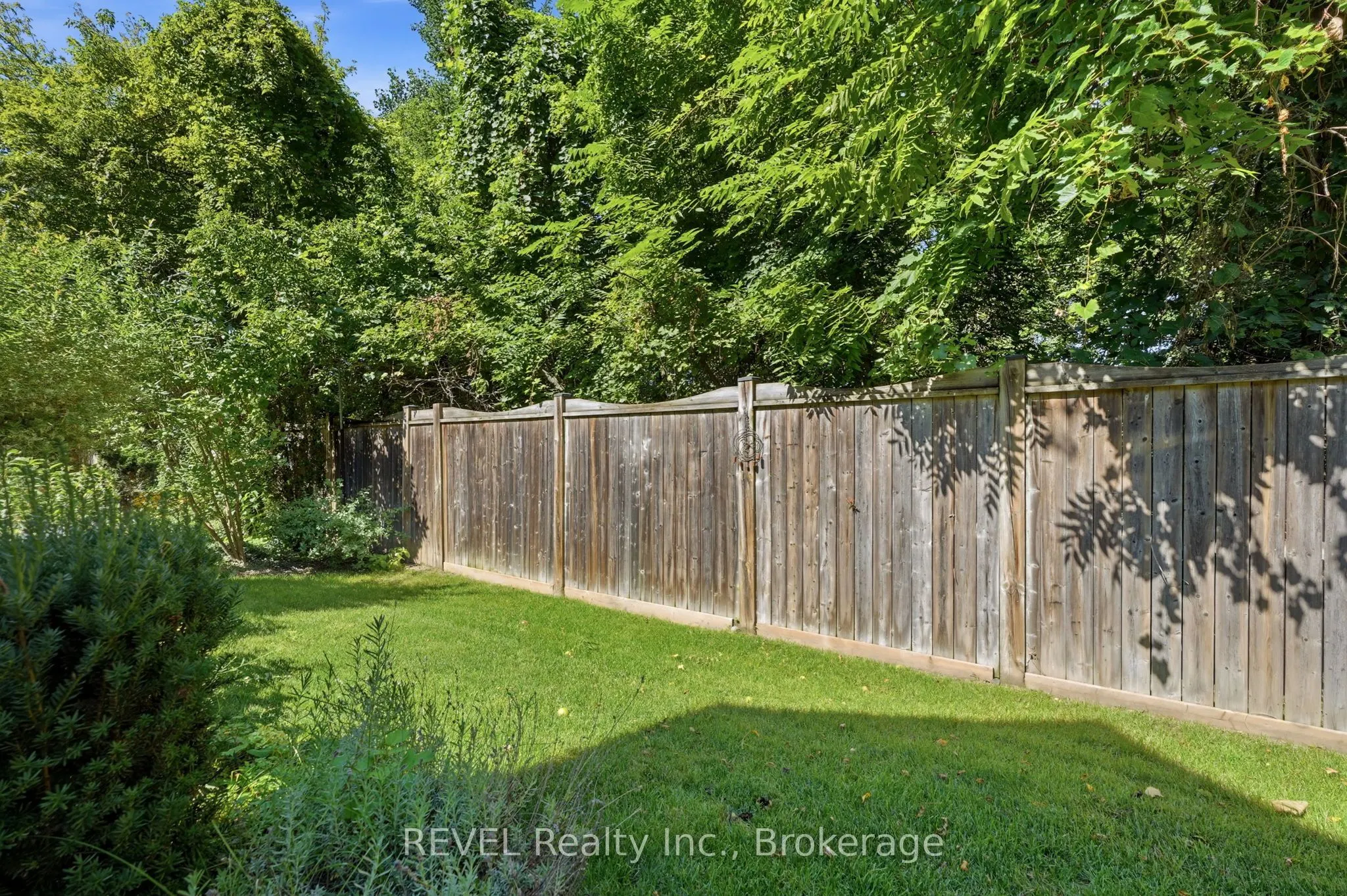 10 Evergreen Lane