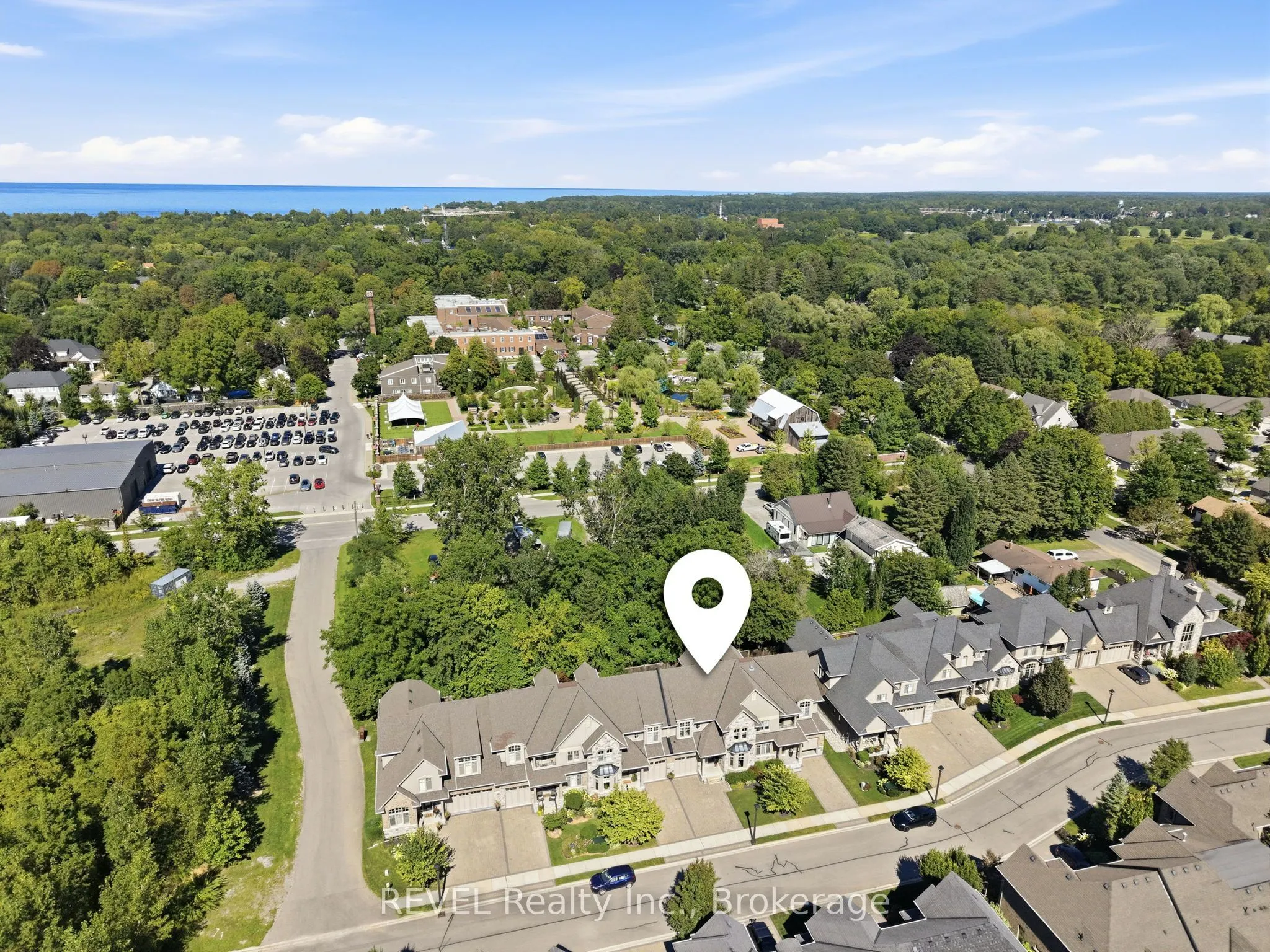 10 Evergreen Lane